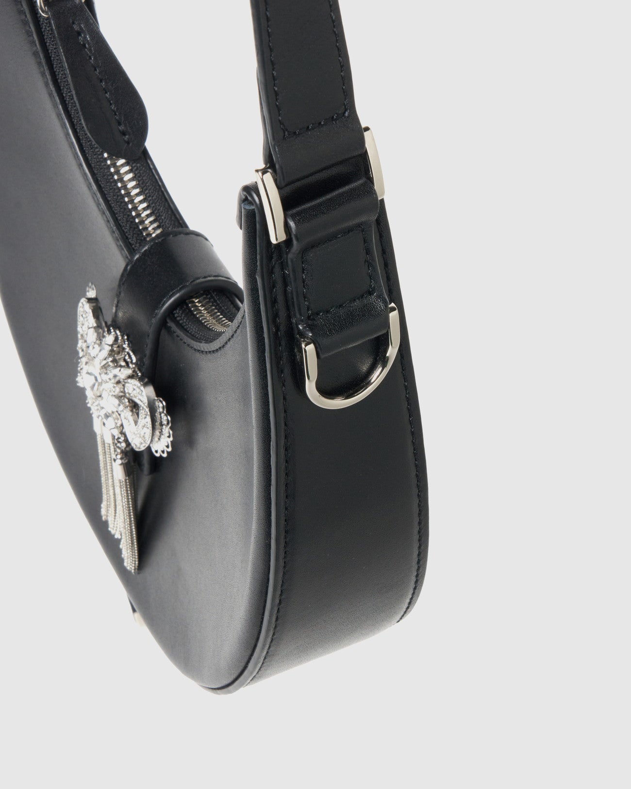 ribbon bijou half moon bag【Delivery in May 2025】