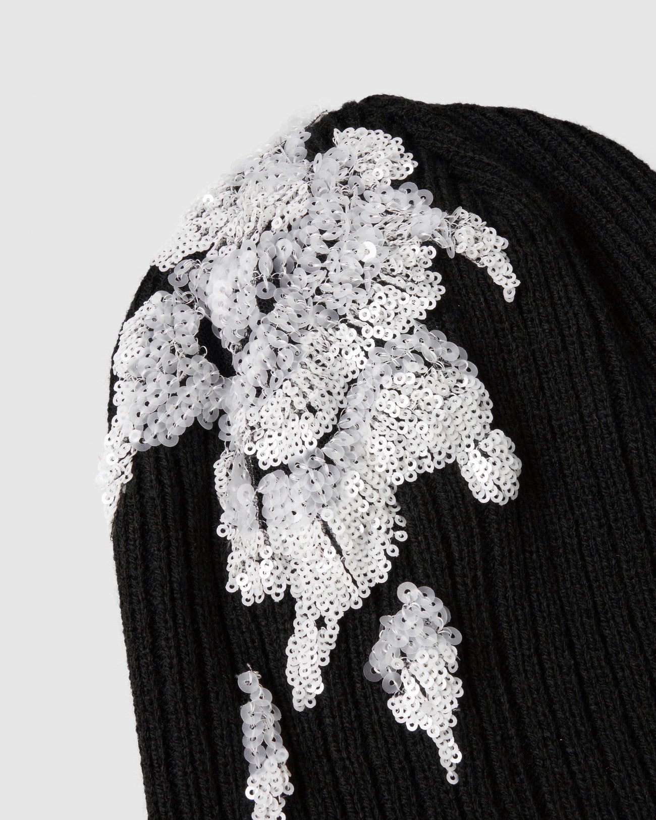 snow piles up beanie Black【Delivery in February 2025】