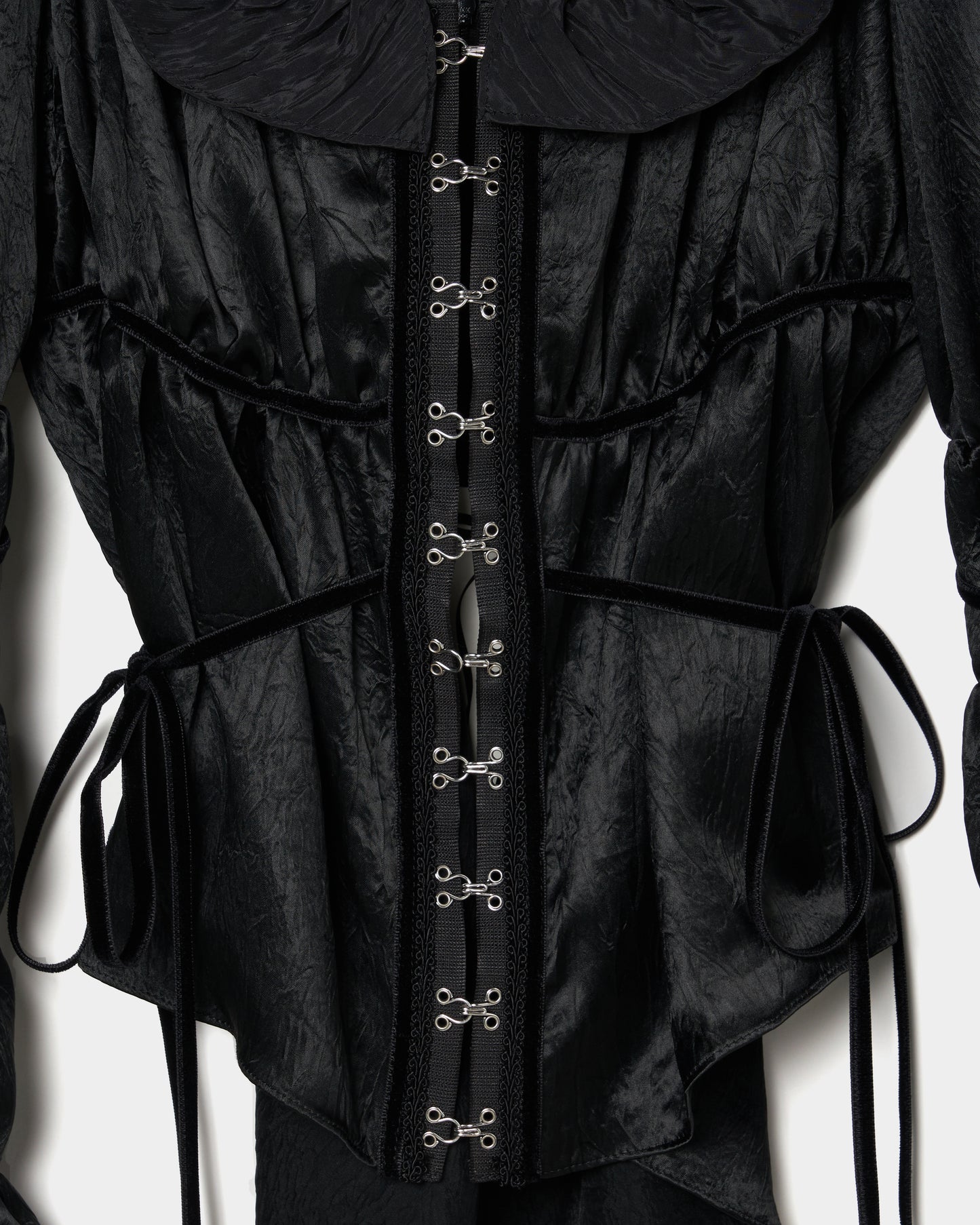 front hook ribbon satin blouse Black【stock】
