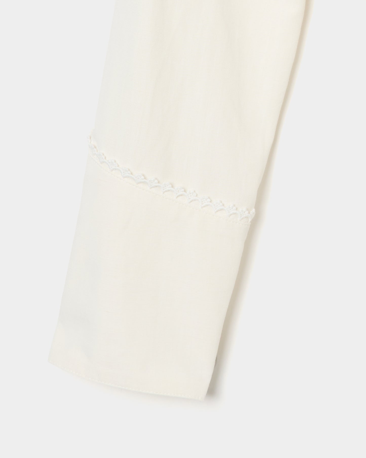 back curtain cropped blouse Off white【Delivery in January 2026】