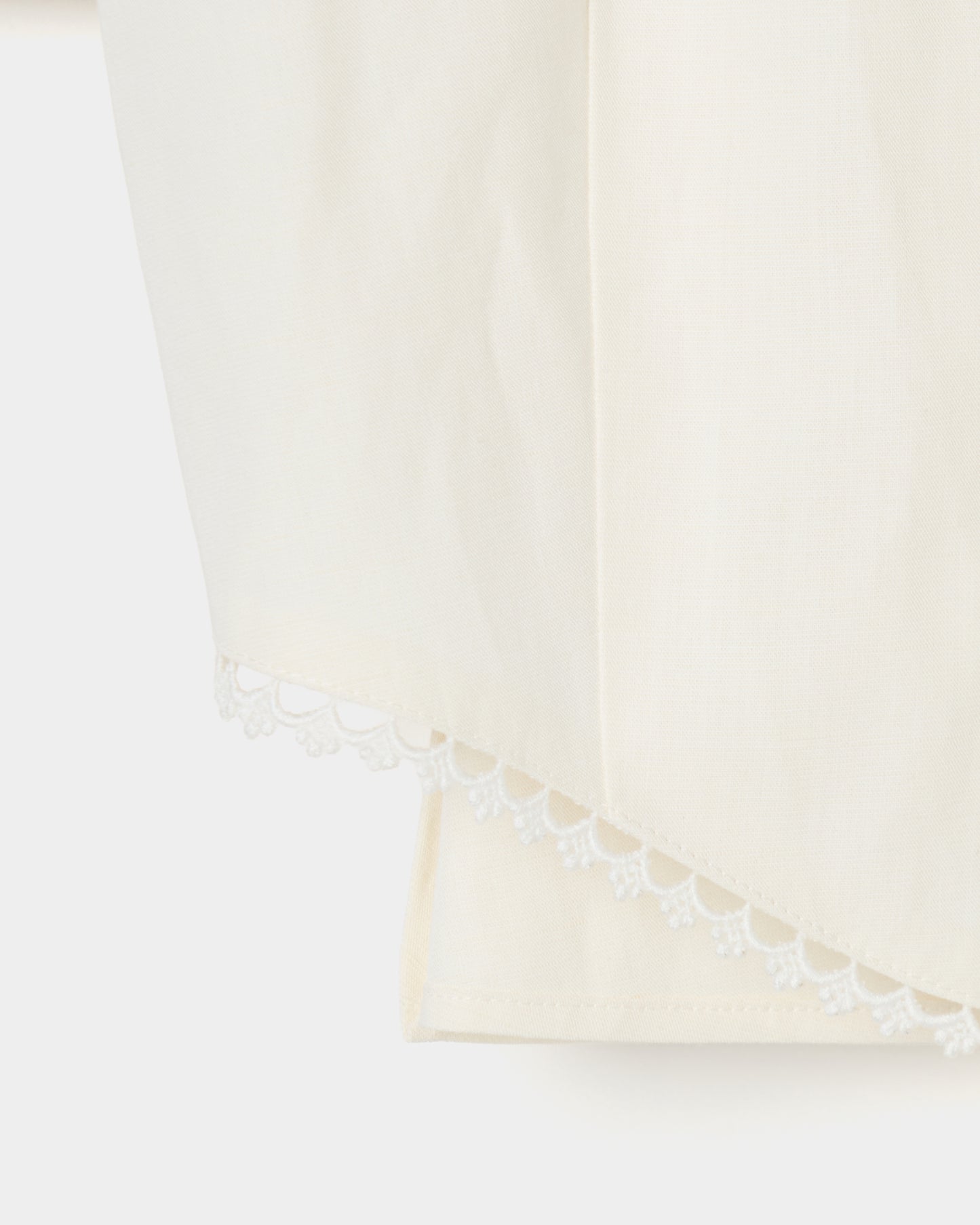 back curtain cropped blouse Off white【Delivery in January 2026】