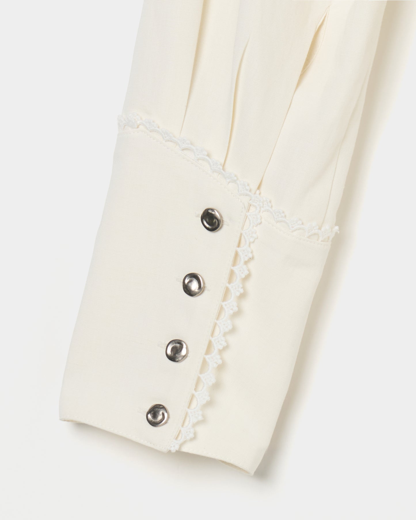 back curtain cropped blouse Off white【Delivery in January 2026】