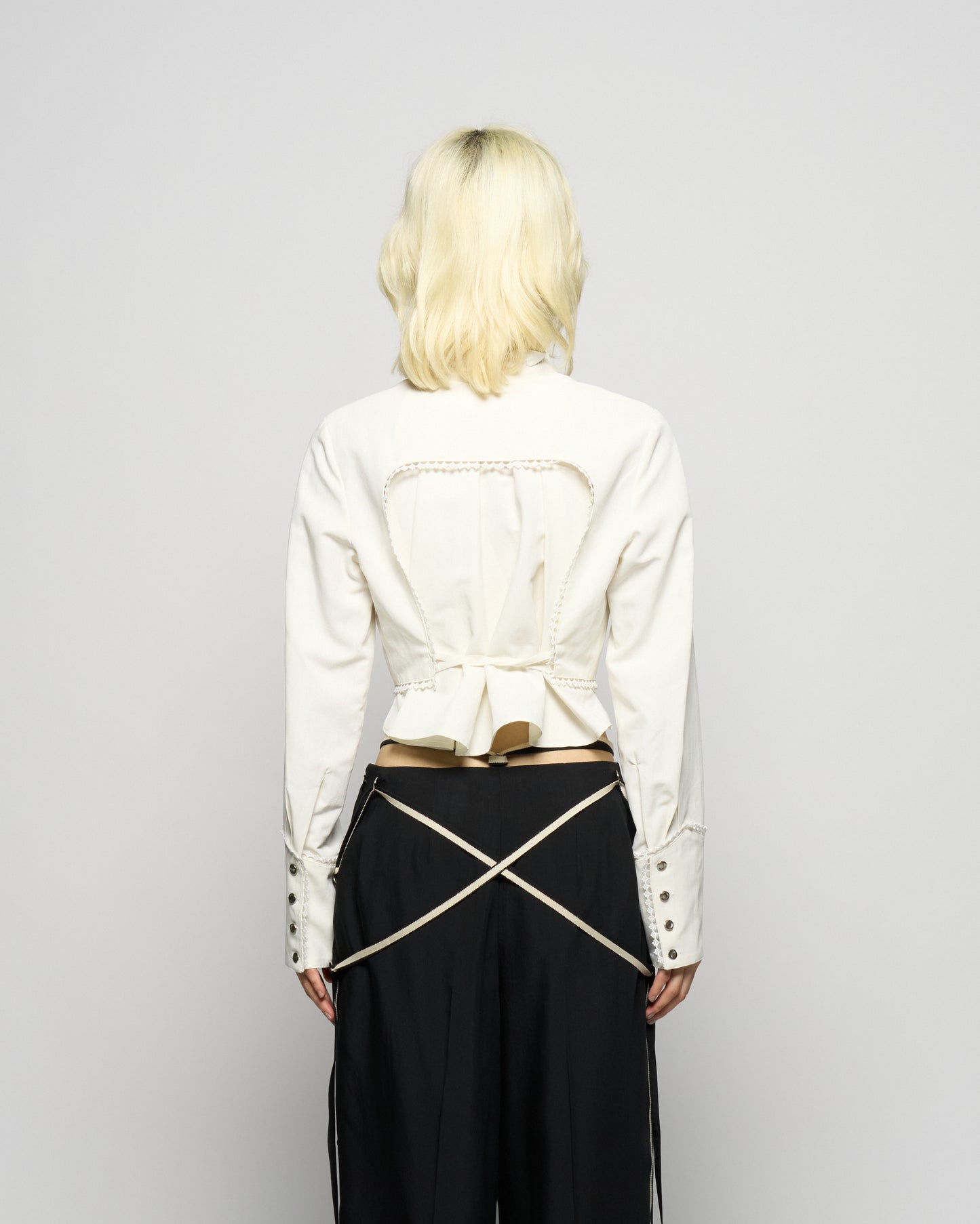 back curtain cropped blouse Off white【Delivery in January 2026】