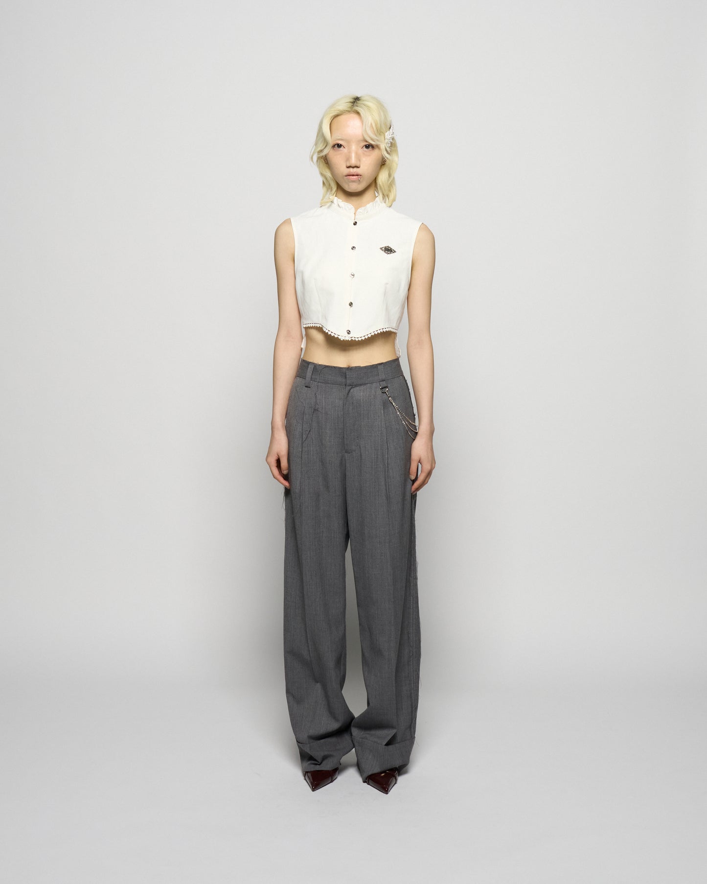 back lace curtain no sleeve blouse Off white【Delivery in January 2026】