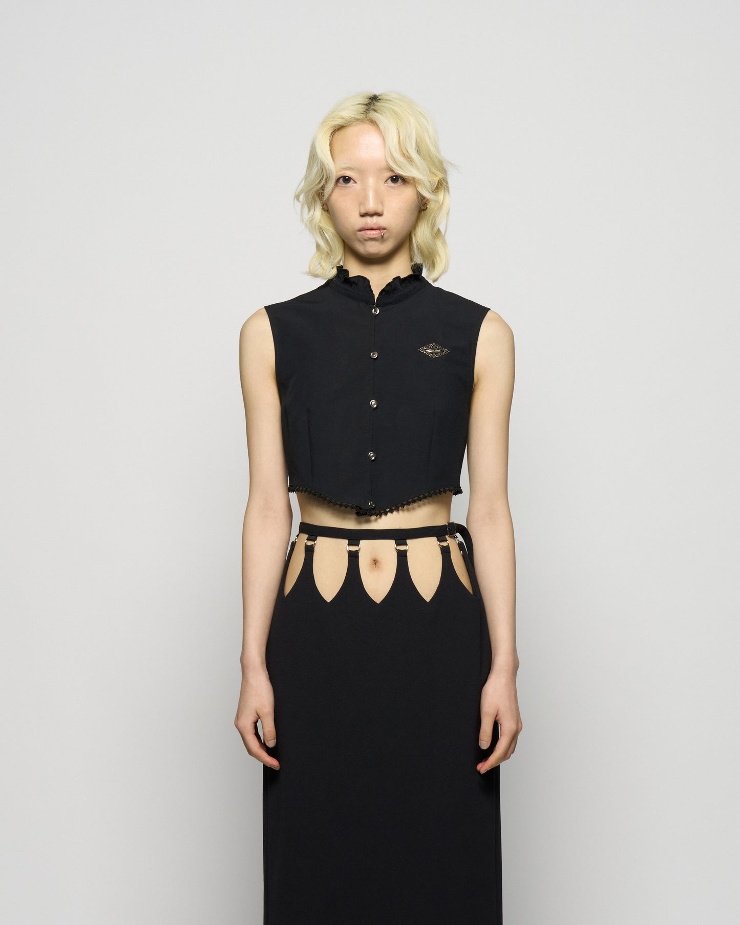 back lace curtain no sleeve blouse Black【Delivery in January 2026】