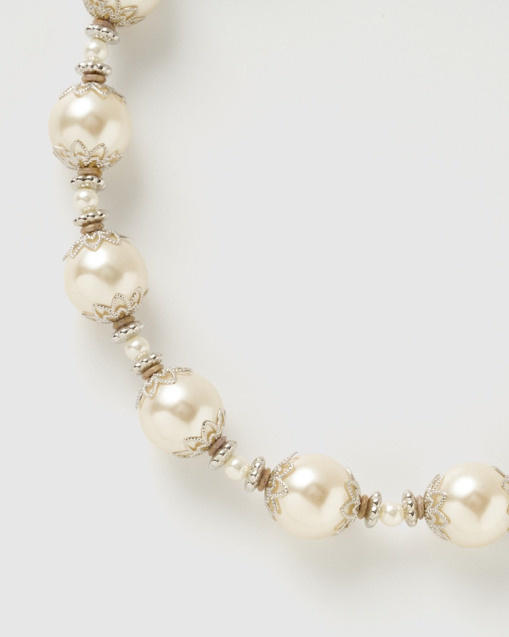 metal beads pearl necklace【Delivery in March 2026】