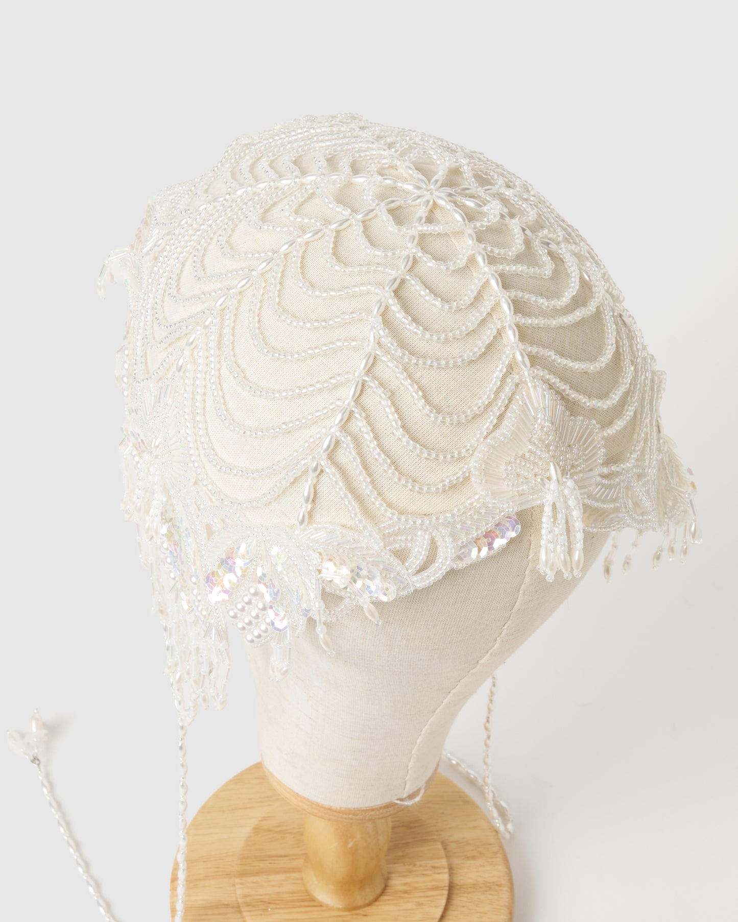 white opal scallop head dress【Delivery in March 2026】