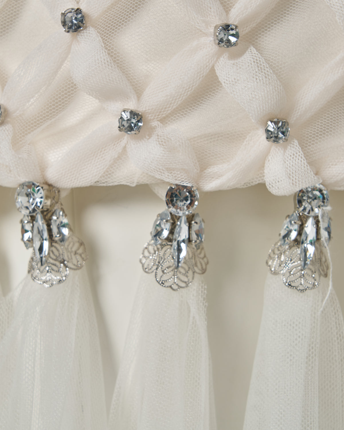 bijou cross tulle skirt【Delivery in March 2027】