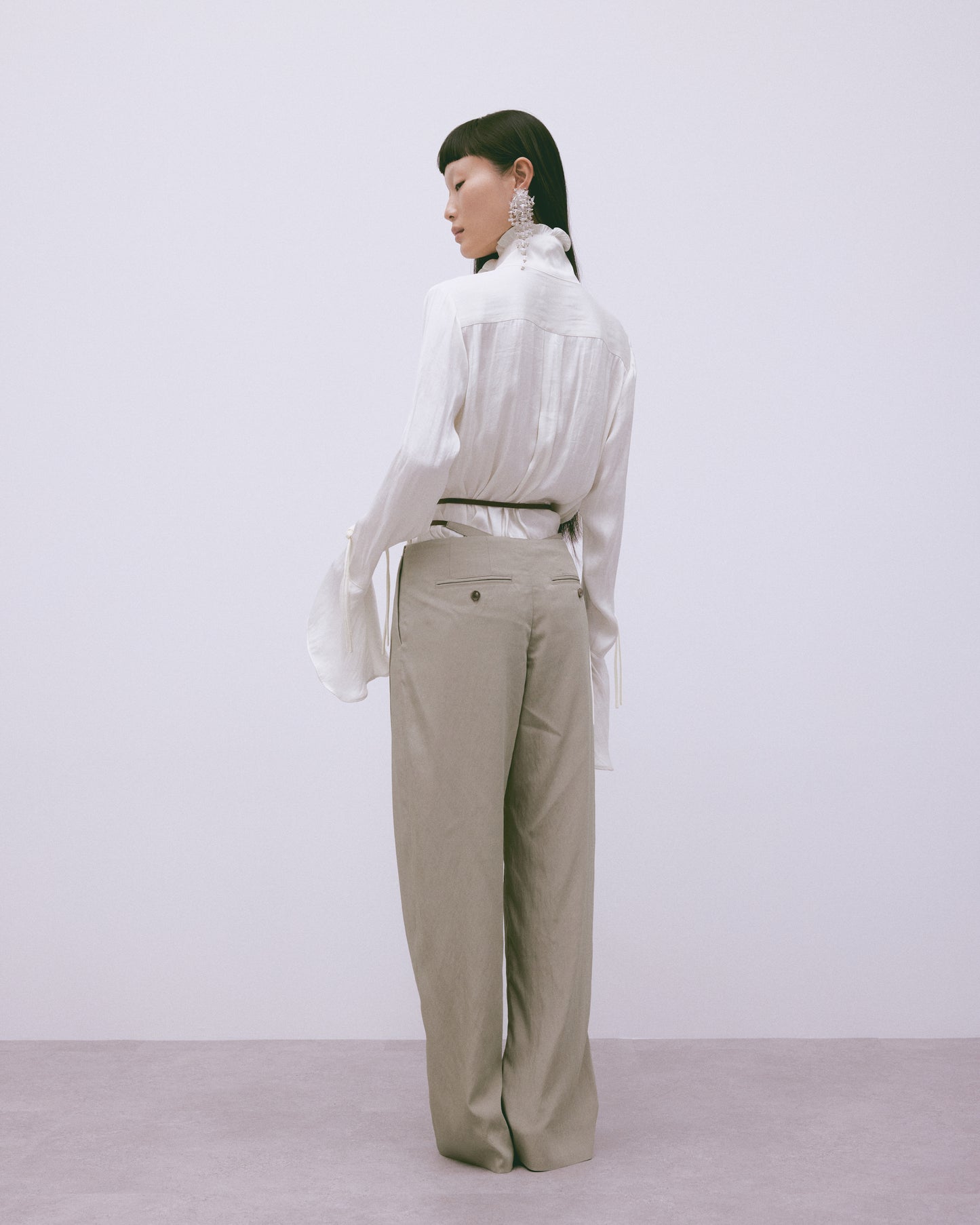 front tuck china button blouse White【Delivery in October 2025】