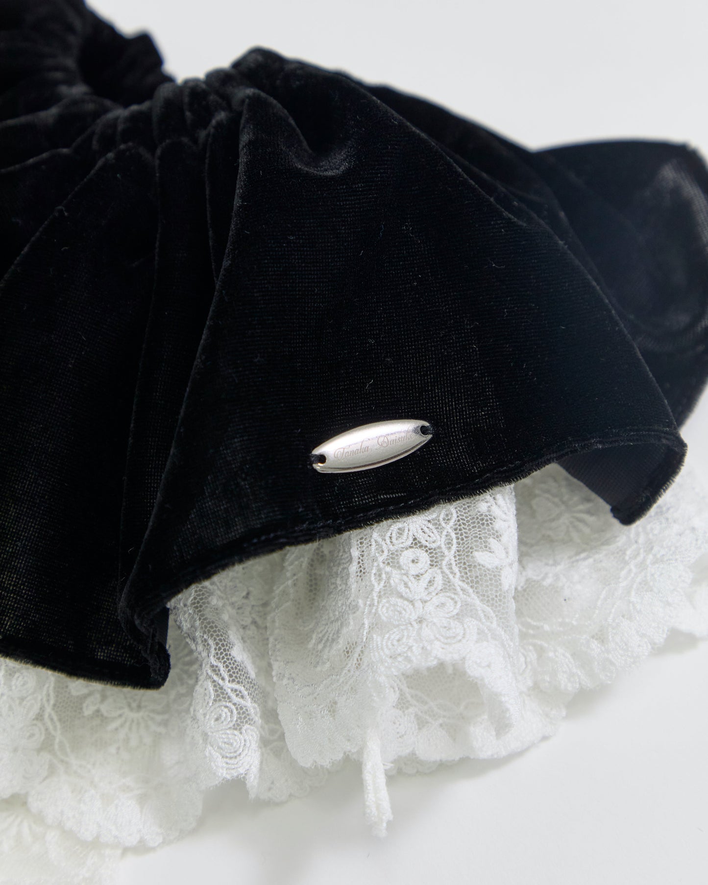 velour lace chou chou Black × White【stock】