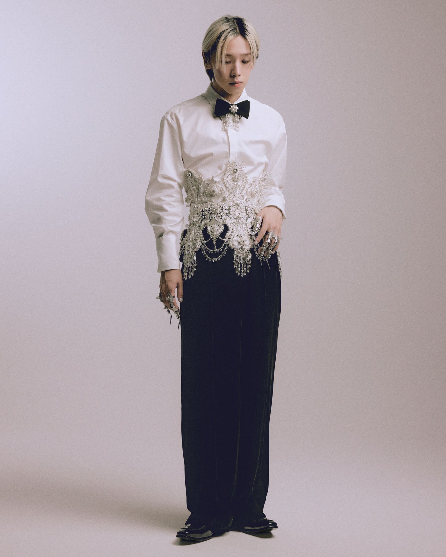 crystal bijou velvet bowtie【Delivery in March 2025】