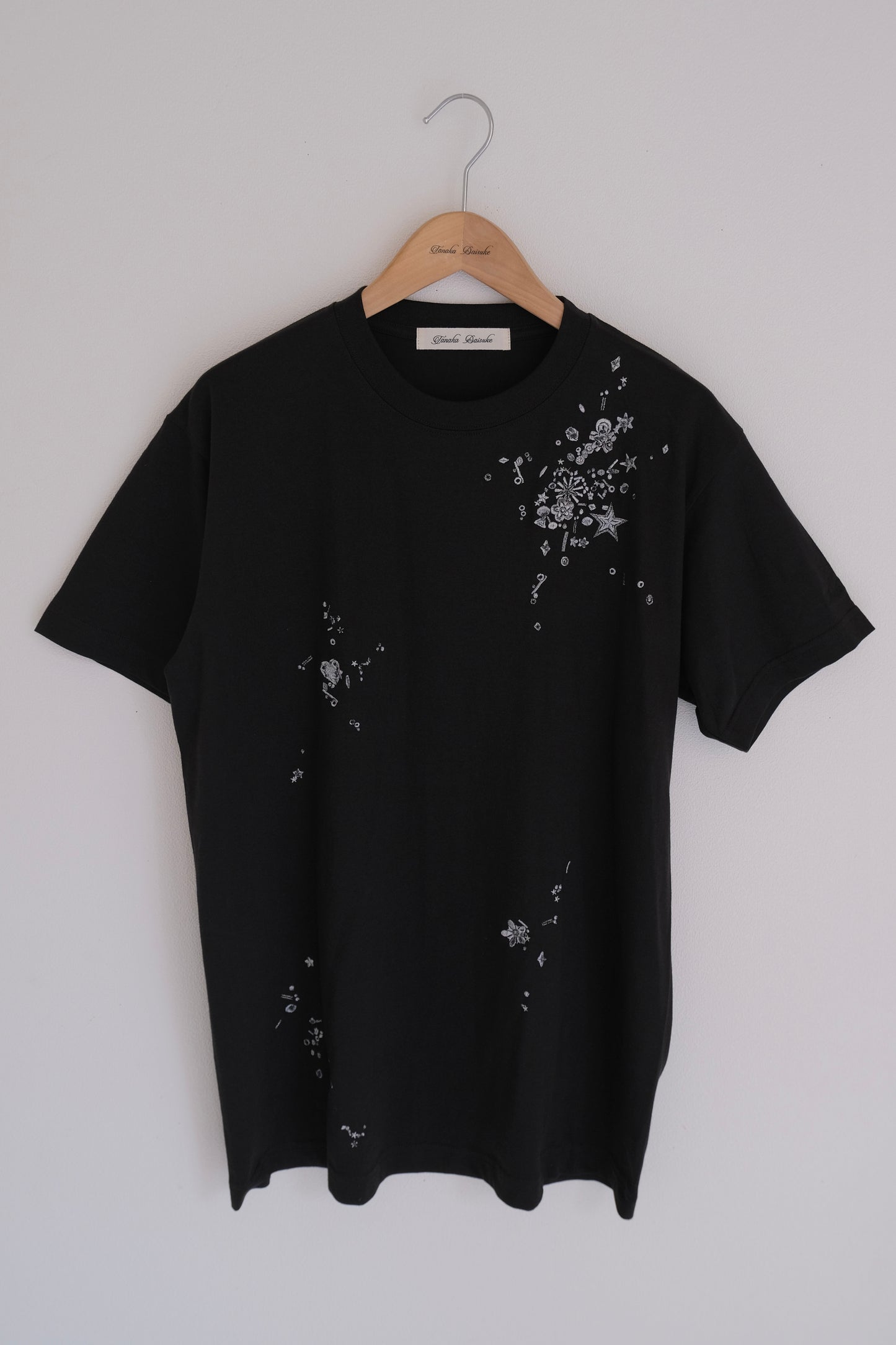 hearty childhood spangle T-shirt Black【stock】