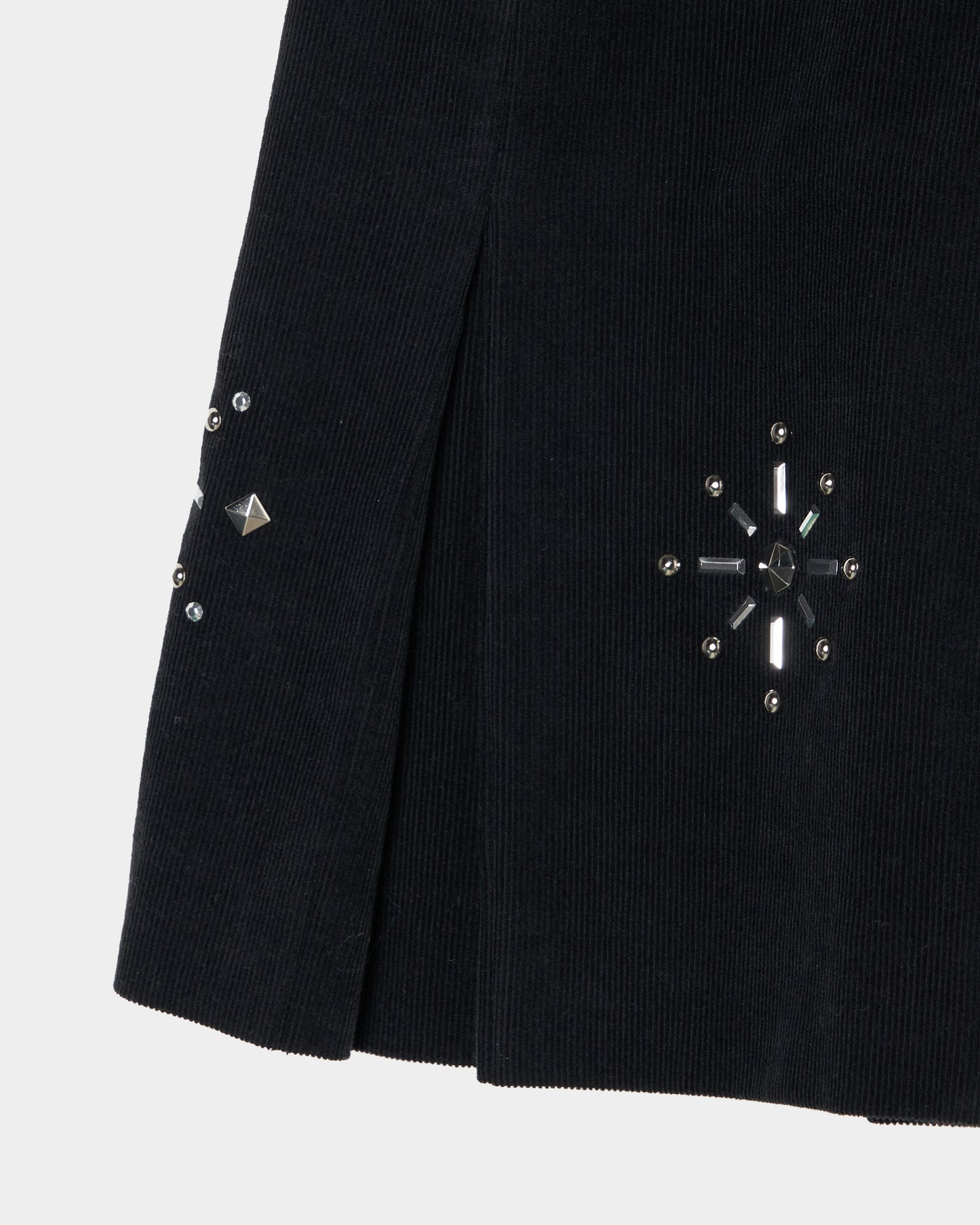 metal studs corduroy pleats skirt Black【stock】