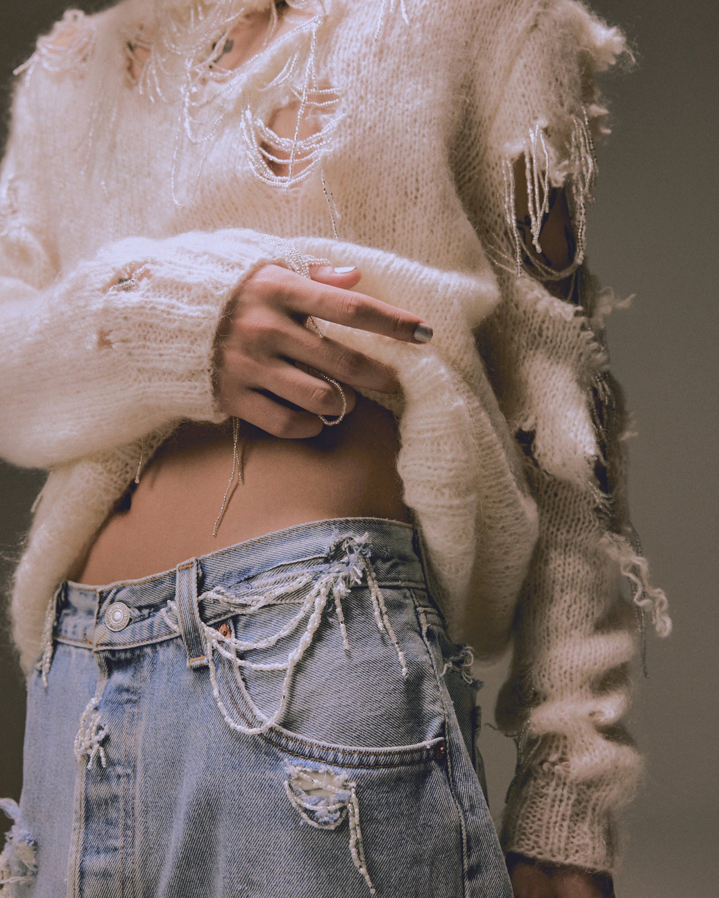 Shimmering damaged beads knit / Hard damaged【Delivery in February 2026】