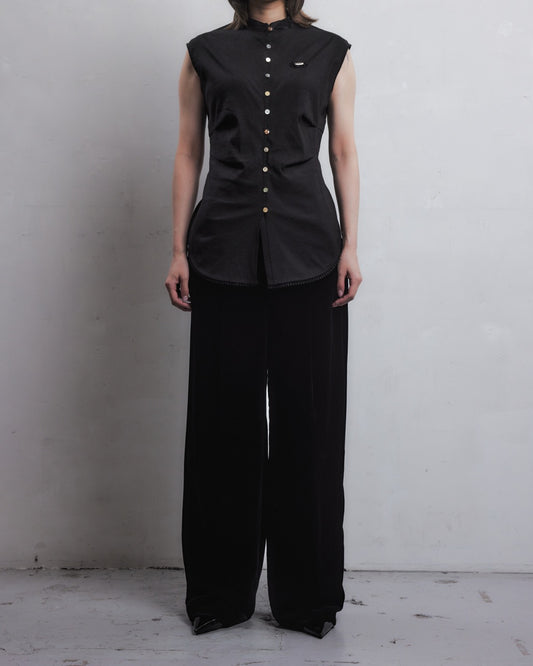 shell button side tack no sleeve blouse Black【Delivery in June 2026】