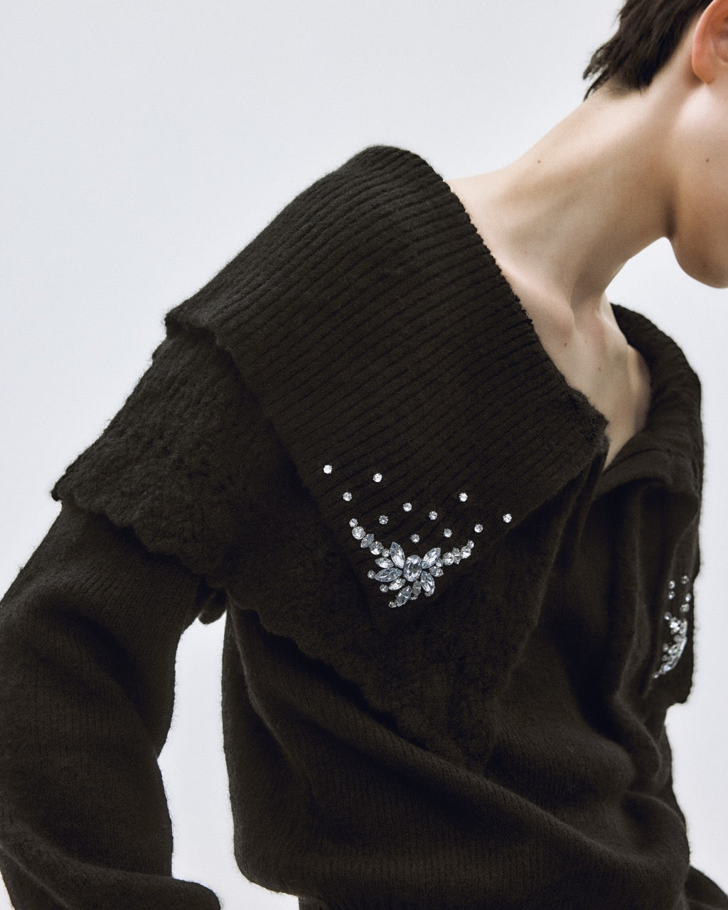 bijou tiara off-shoulder knit Black 【stock】
