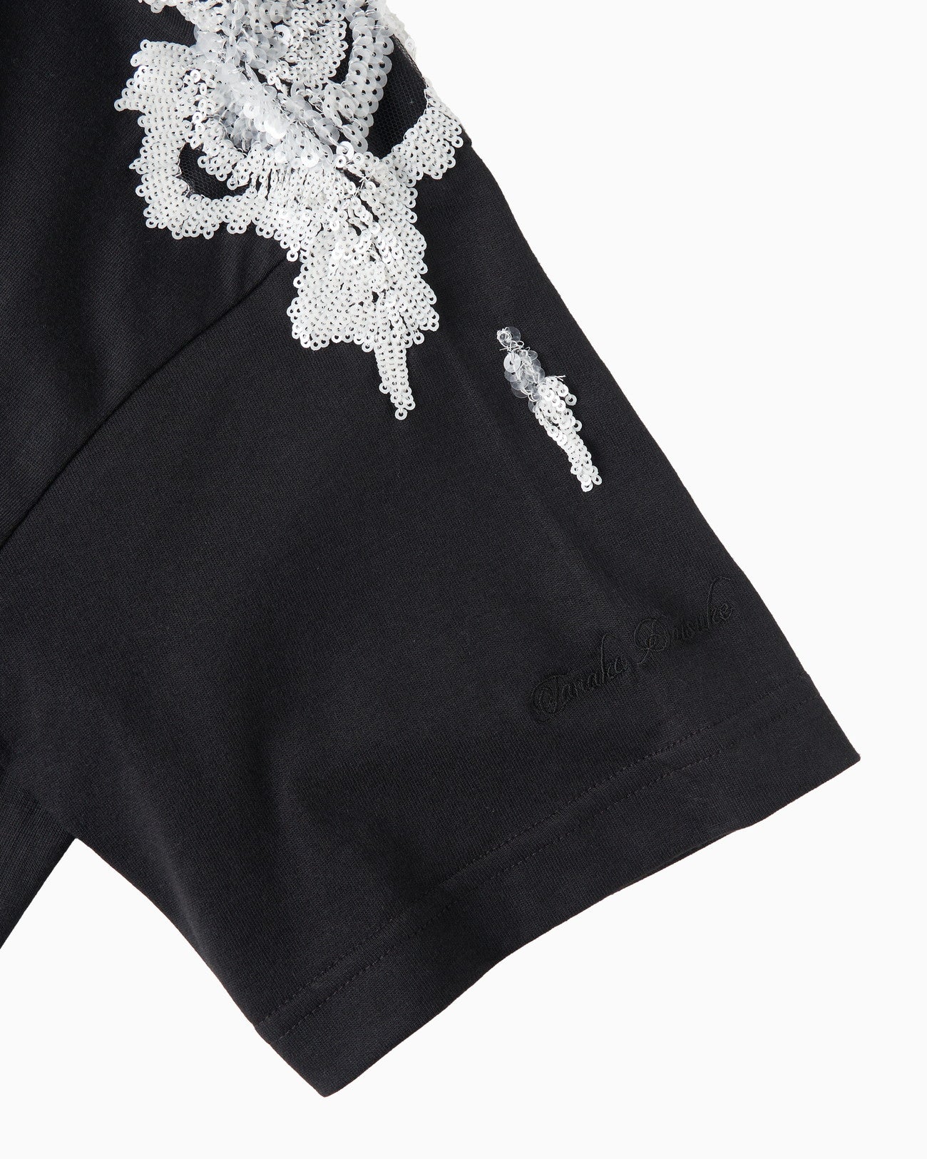 snow piles up T-shirt Black【stock】