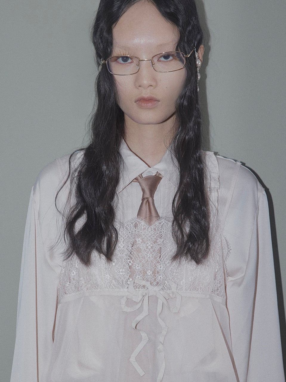 pin tuck frilled shirt Shell pink【Delivery in February 2026】