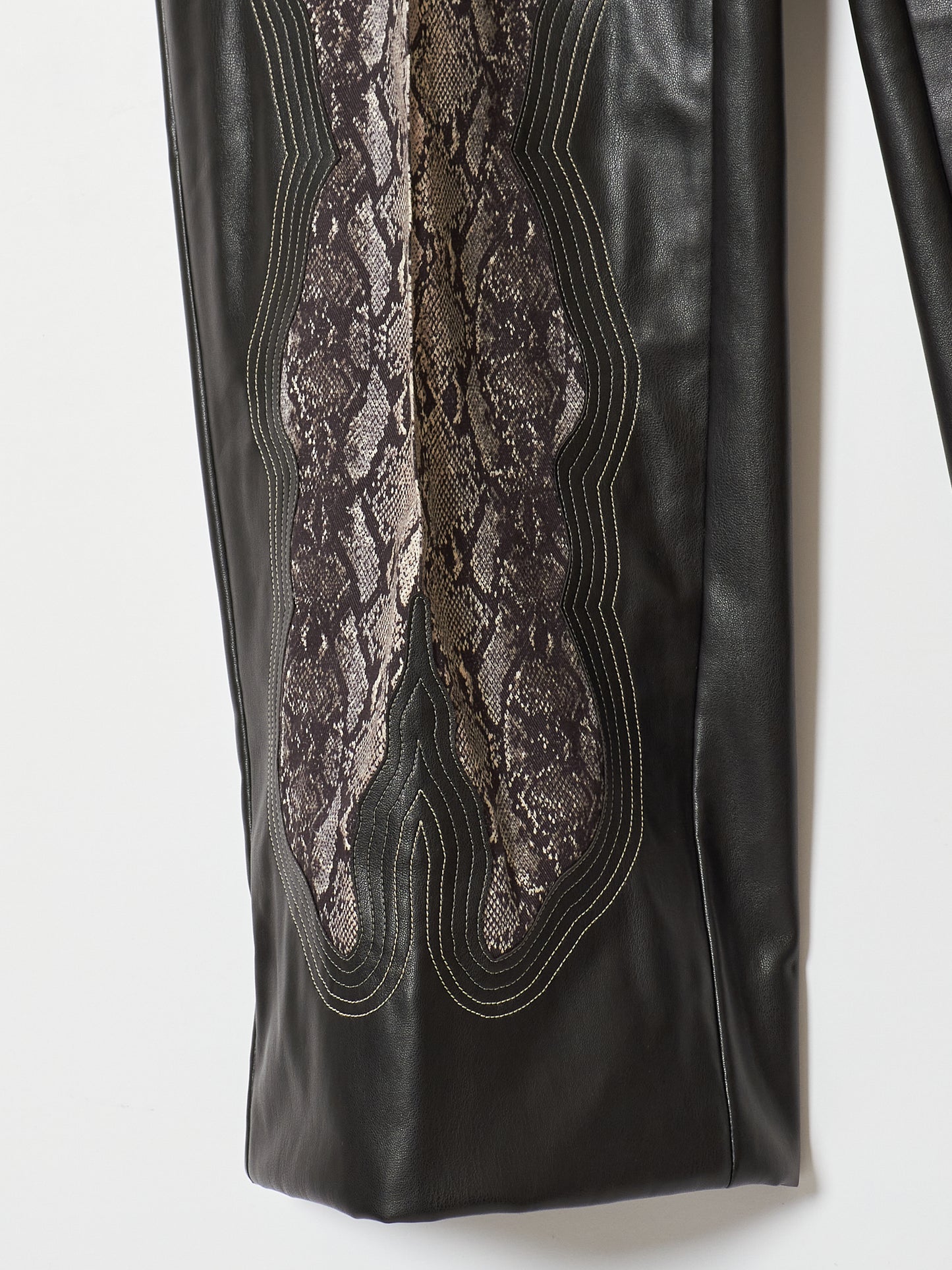 snake pattern faux leather pants【Delivery in January 2023】