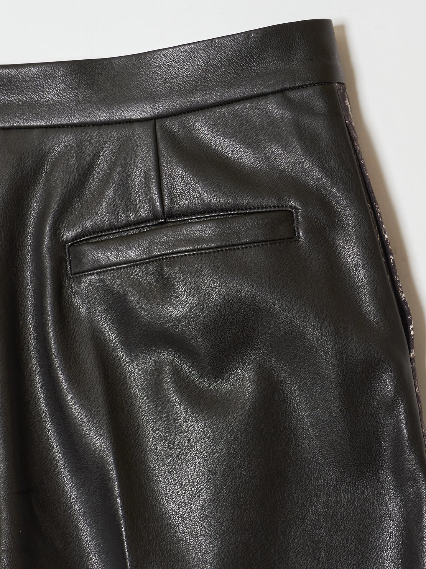 snake pattern faux leather pants【Delivery in January 2023】