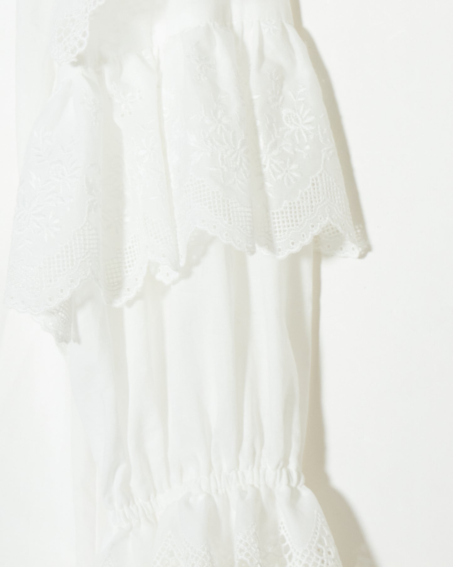 white LOVE blouse【Delivery in March 2024】