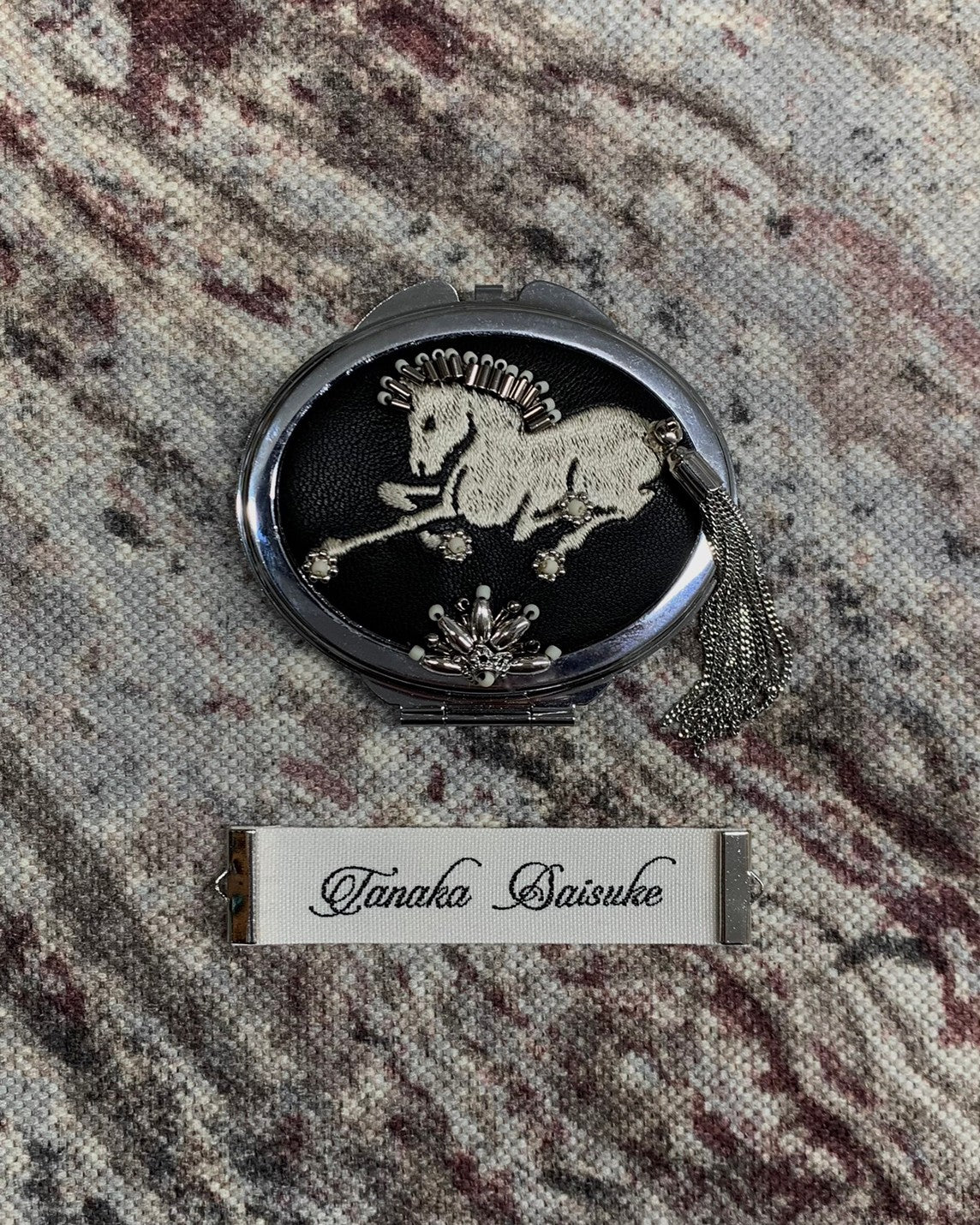 White horse compact mirror (silver)【stock】