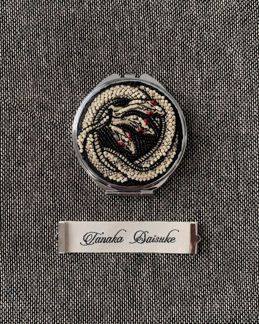 Three headed snake compact mirror【Delivery in April 2025】