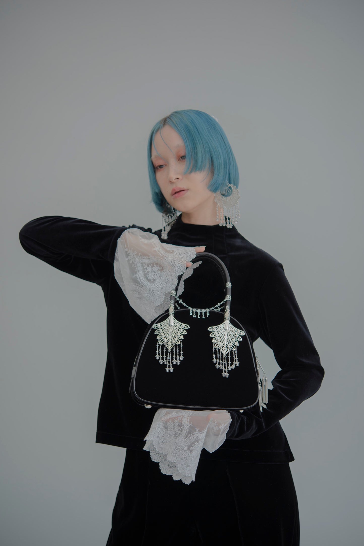 wing bijou hand bag【Delivery in January 2026】