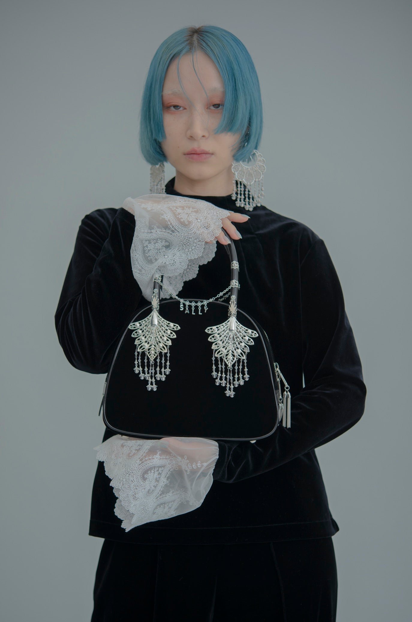 wing bijou hand bag【Delivery in January 2026】