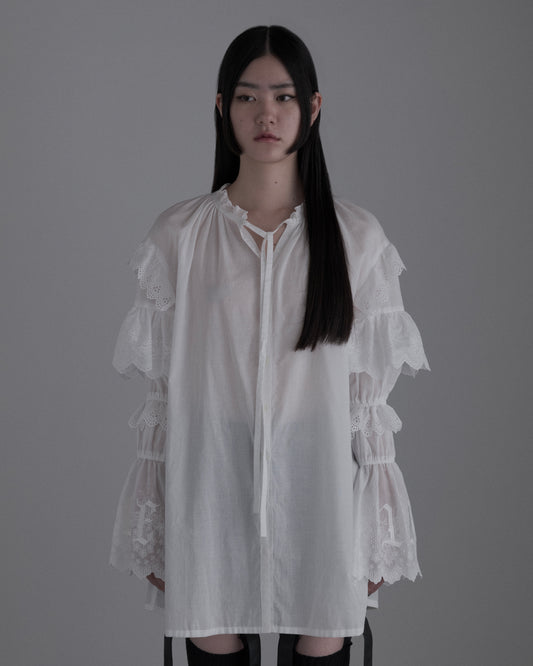 white LOVE blouse【Delivery in March 2024】