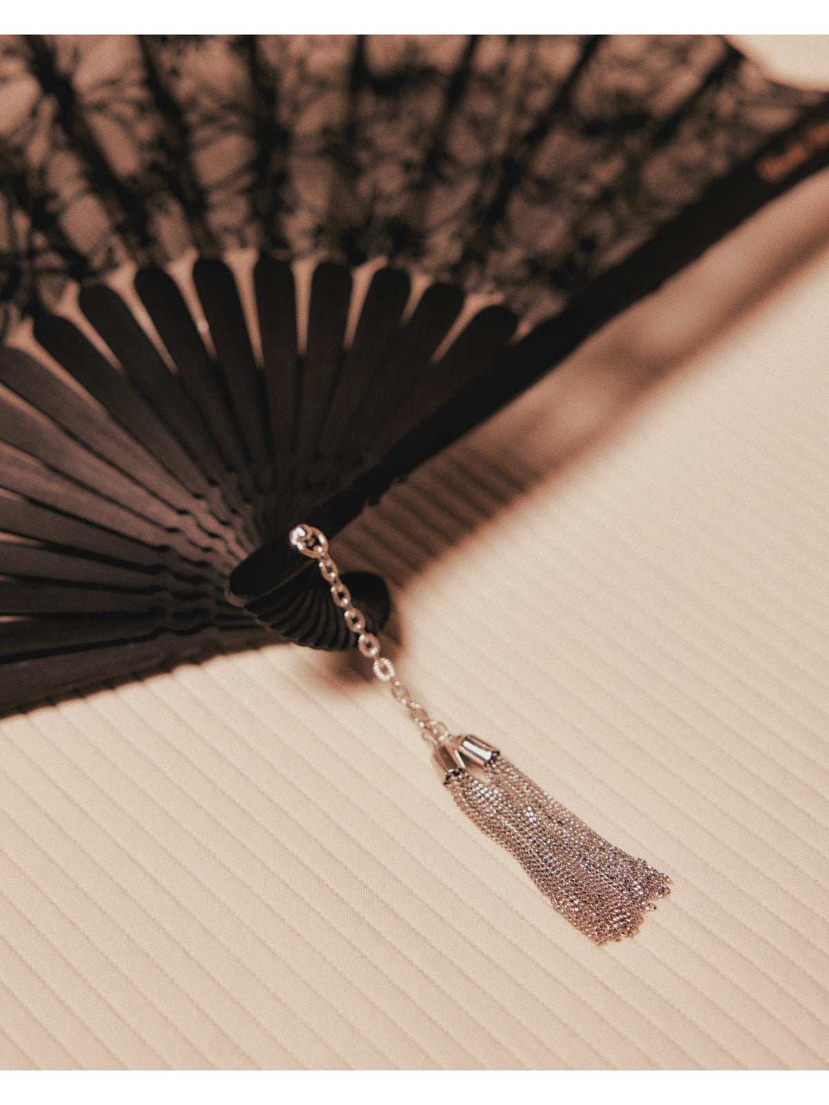 rosette tile tassel fan【Delivery in October 2026】