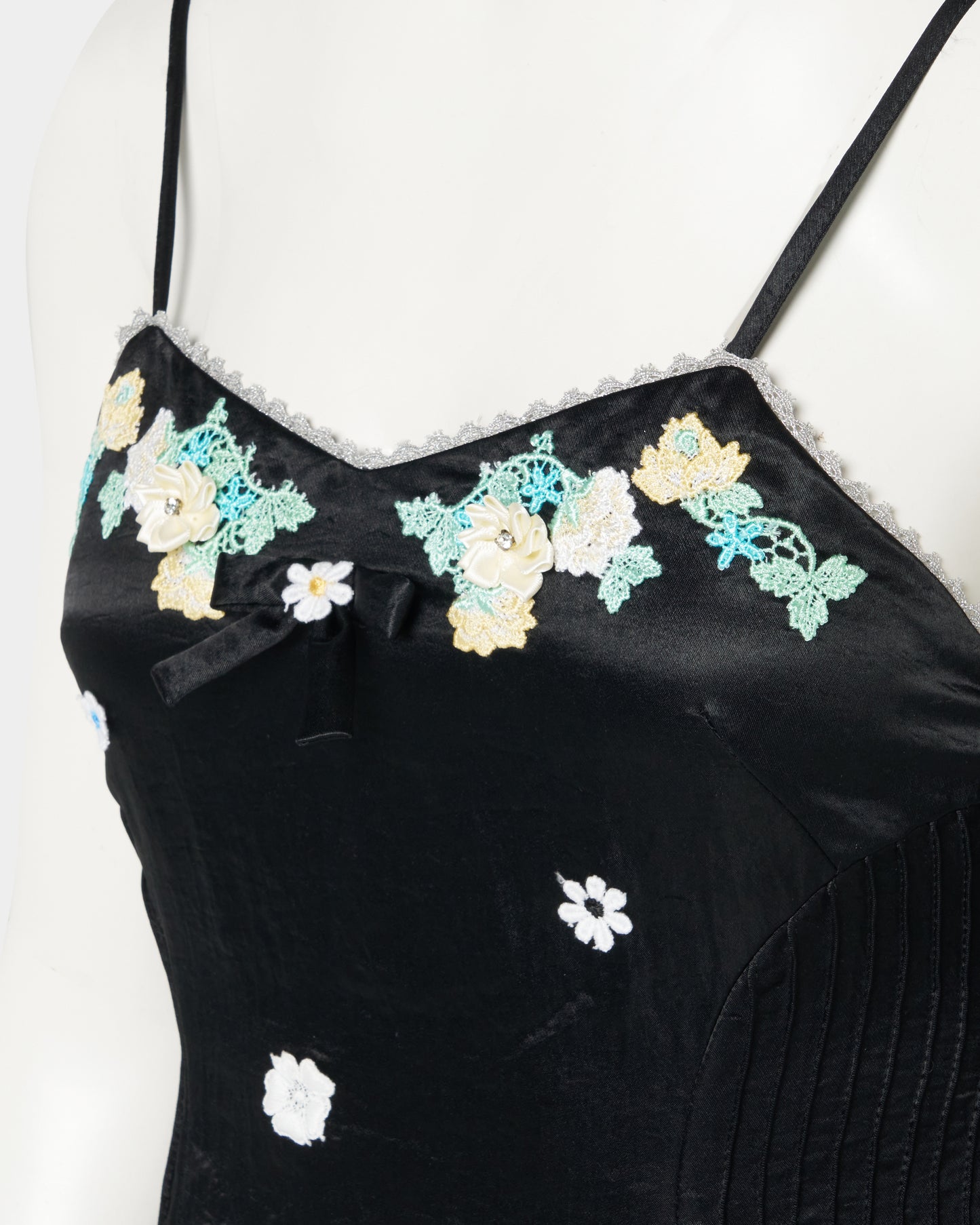 Silver lace floral dress【Delivery in March 2027】