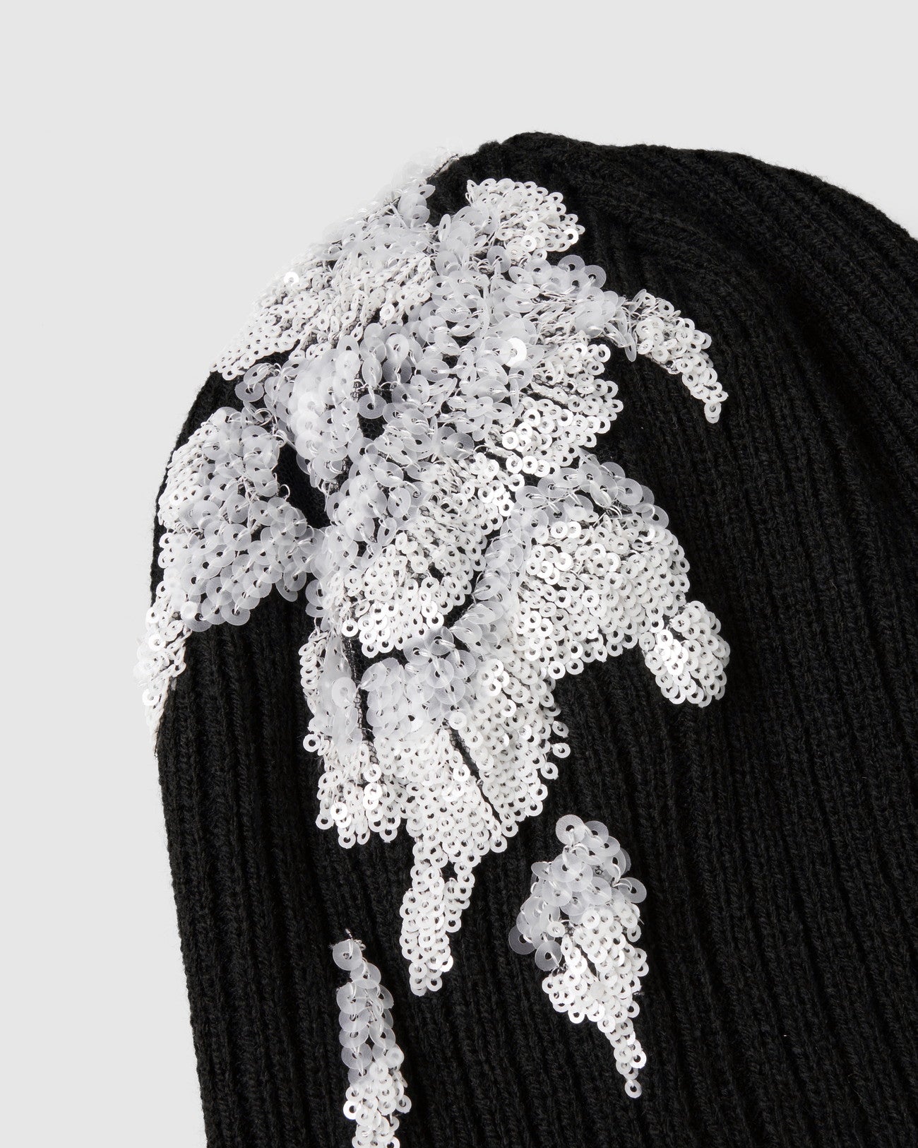 snow piles up beanie Black【Delivery in March 2025】