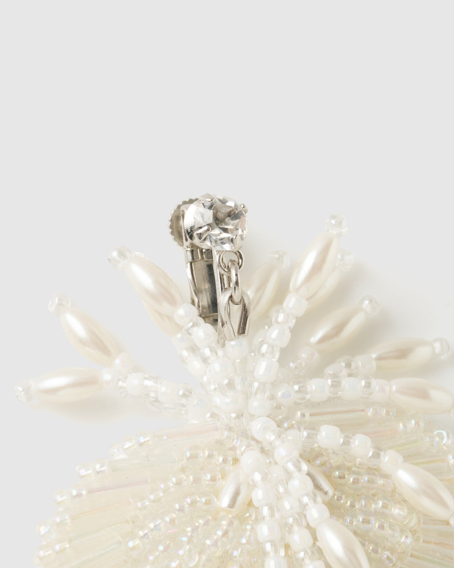 white clover beads earrings【Delivery in March 2026】