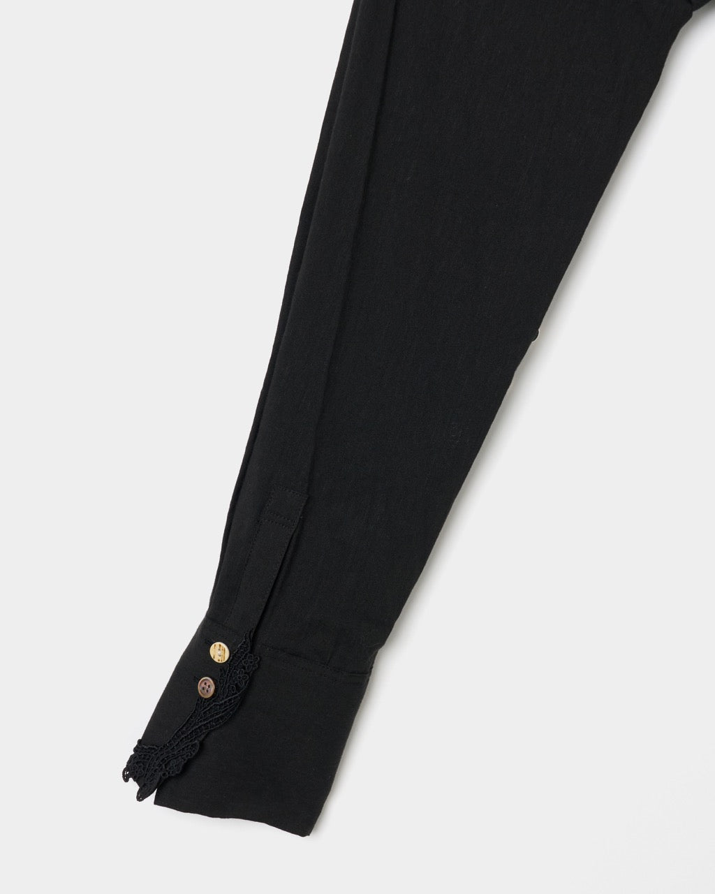 shell button cropped blouse Black【Delivery in June 2026】