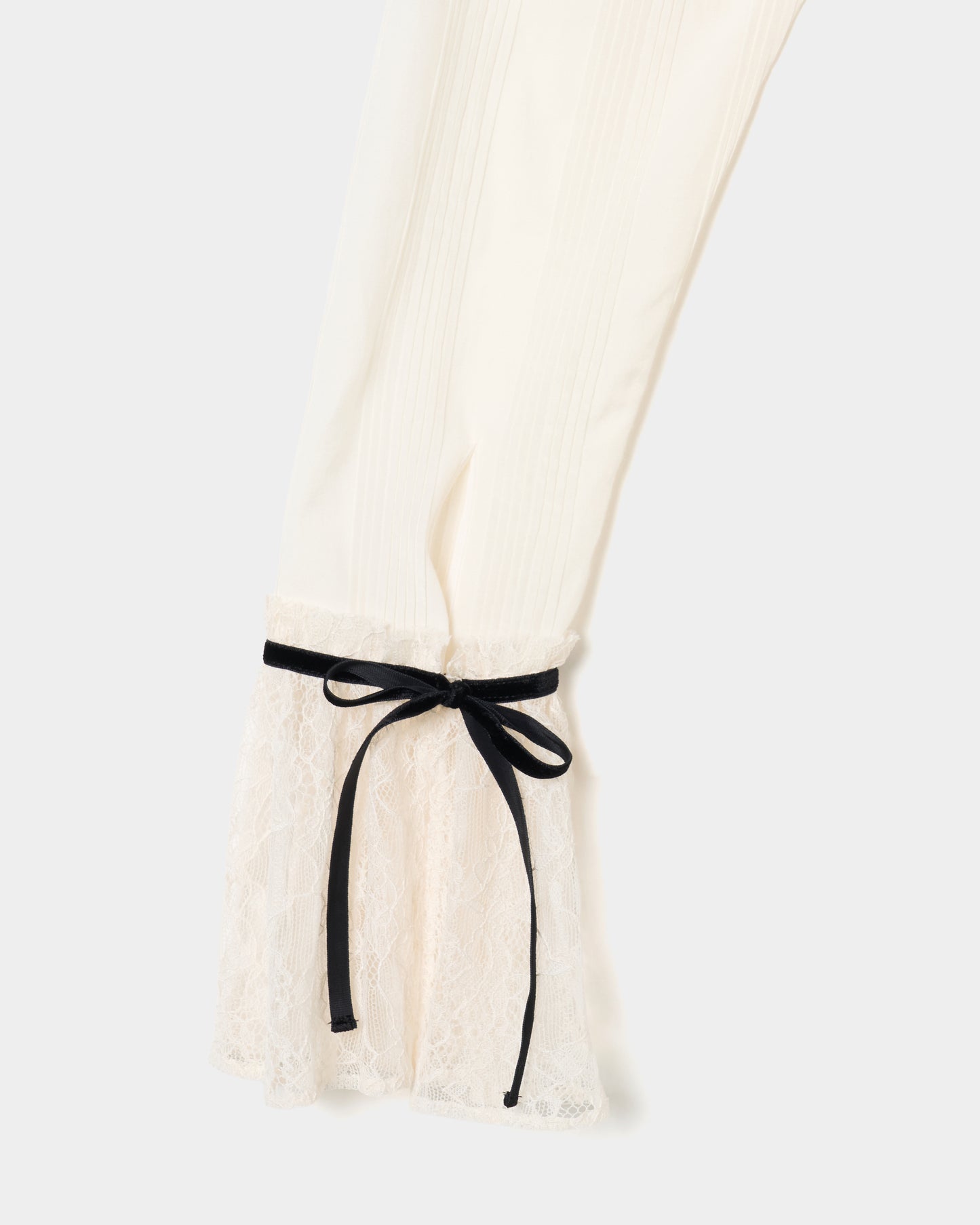 lace cuffs tack blouse Ivory【Delivery in June 2026】