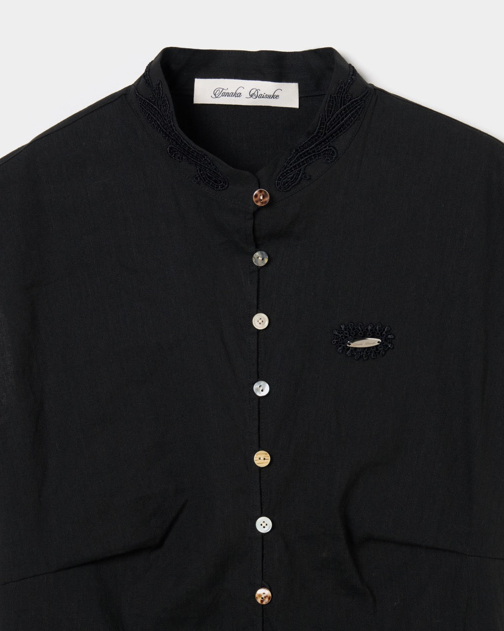 shell button side tack no sleeve blouse Black【Delivery in June 2026】