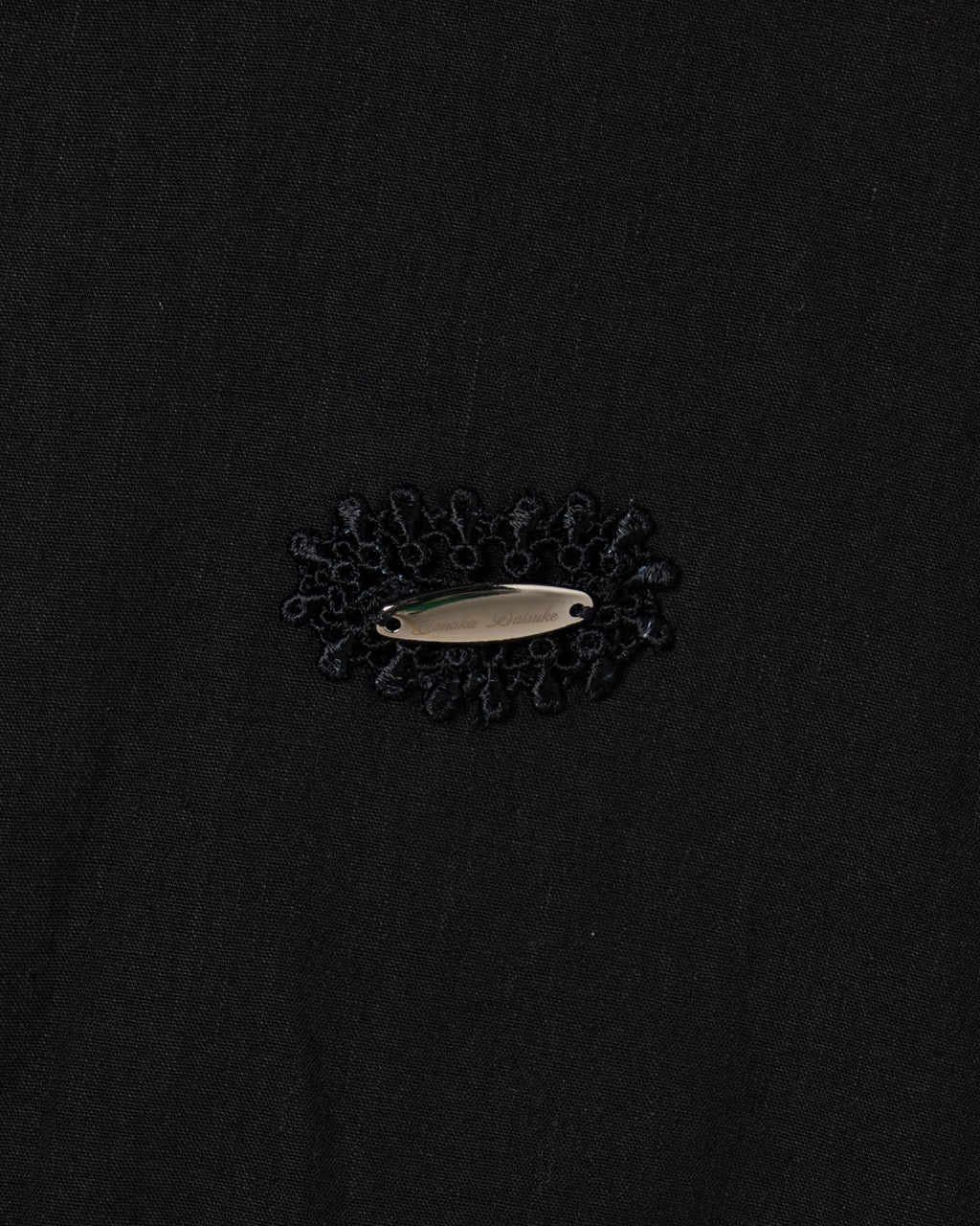 shell button side tack no sleeve blouse Black【Delivery in June 2026】