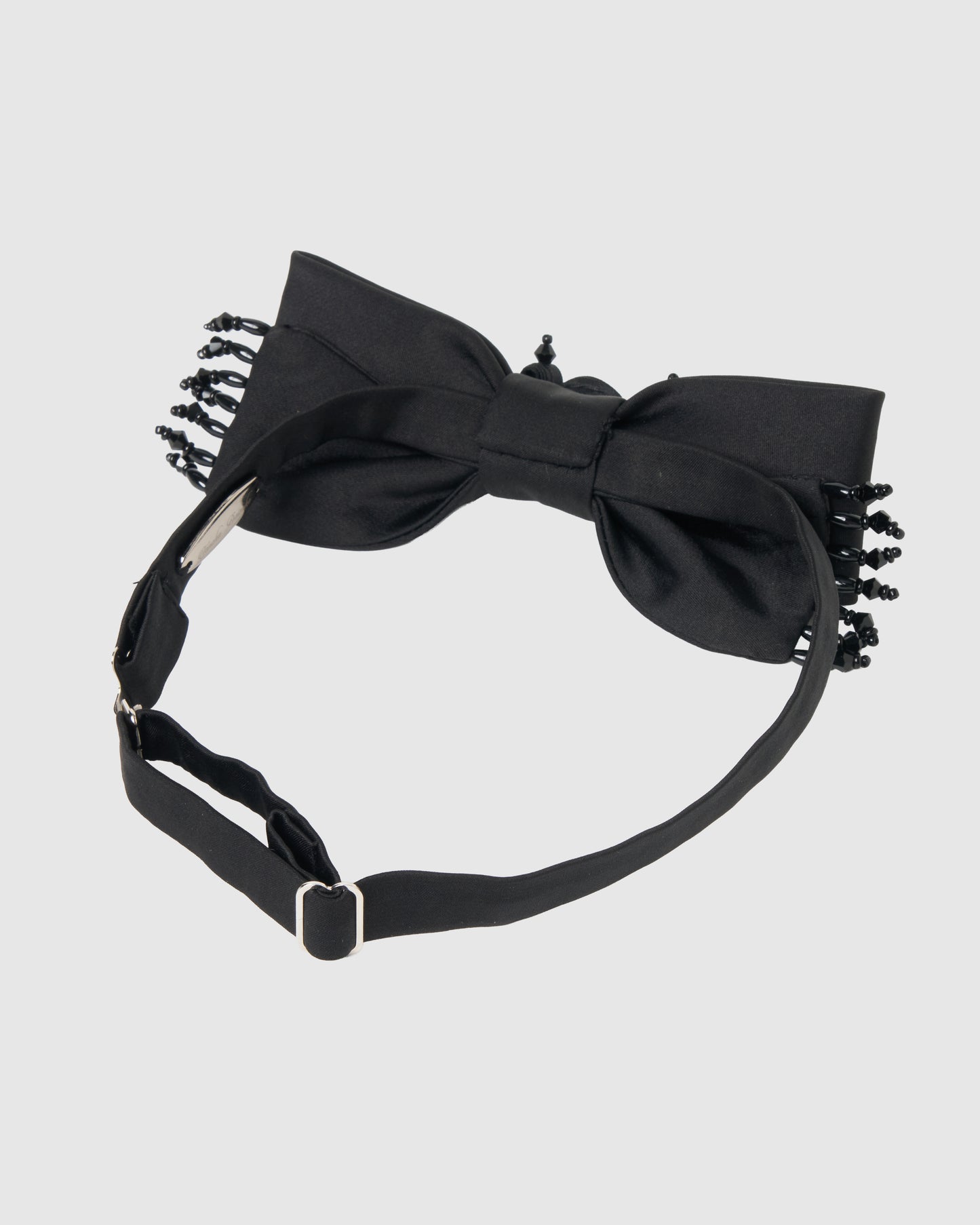 Black beads satin bowtie【Delivery in August 2026】