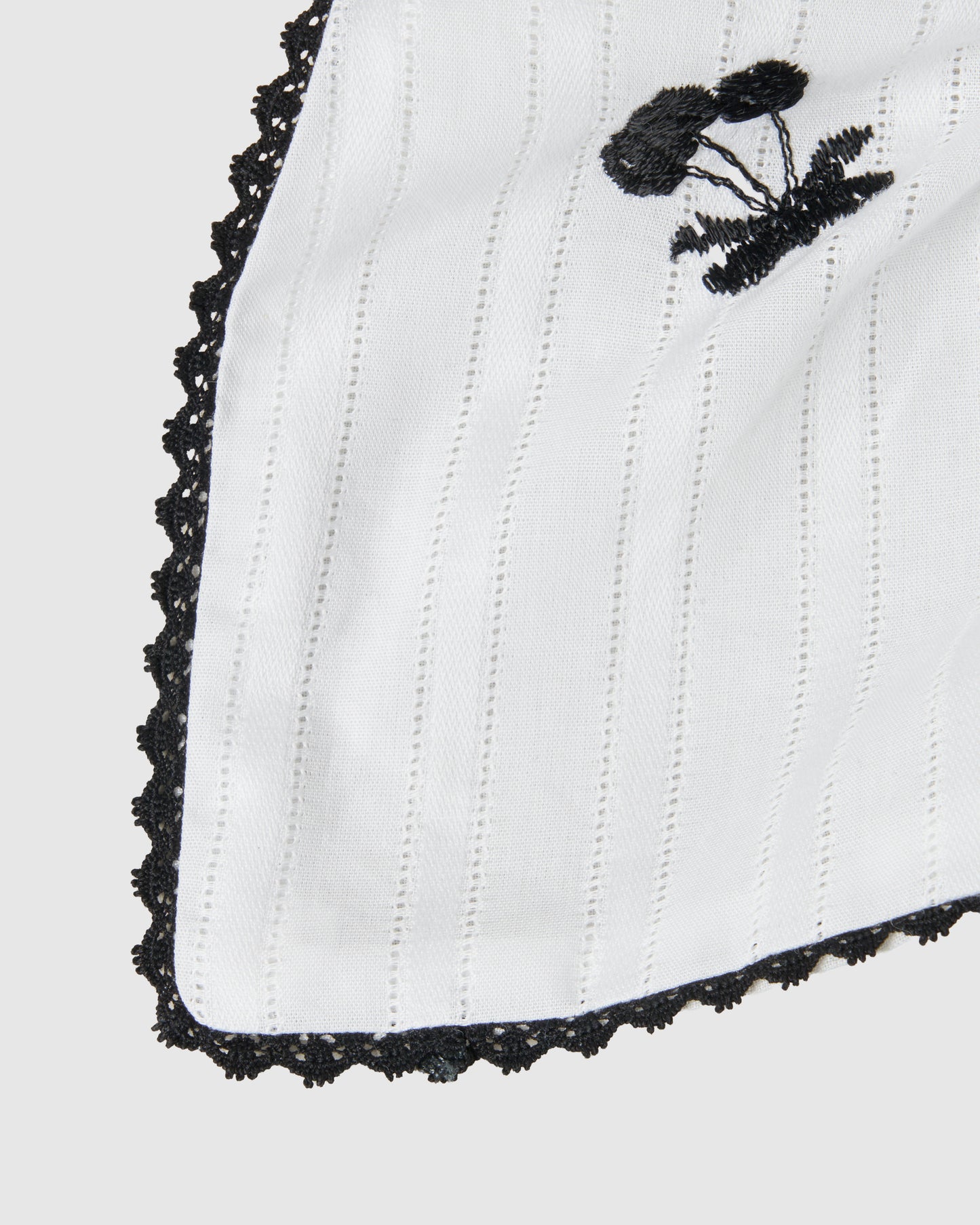 cherry embroidery chou chou White × Black【Delivery in September 2026】