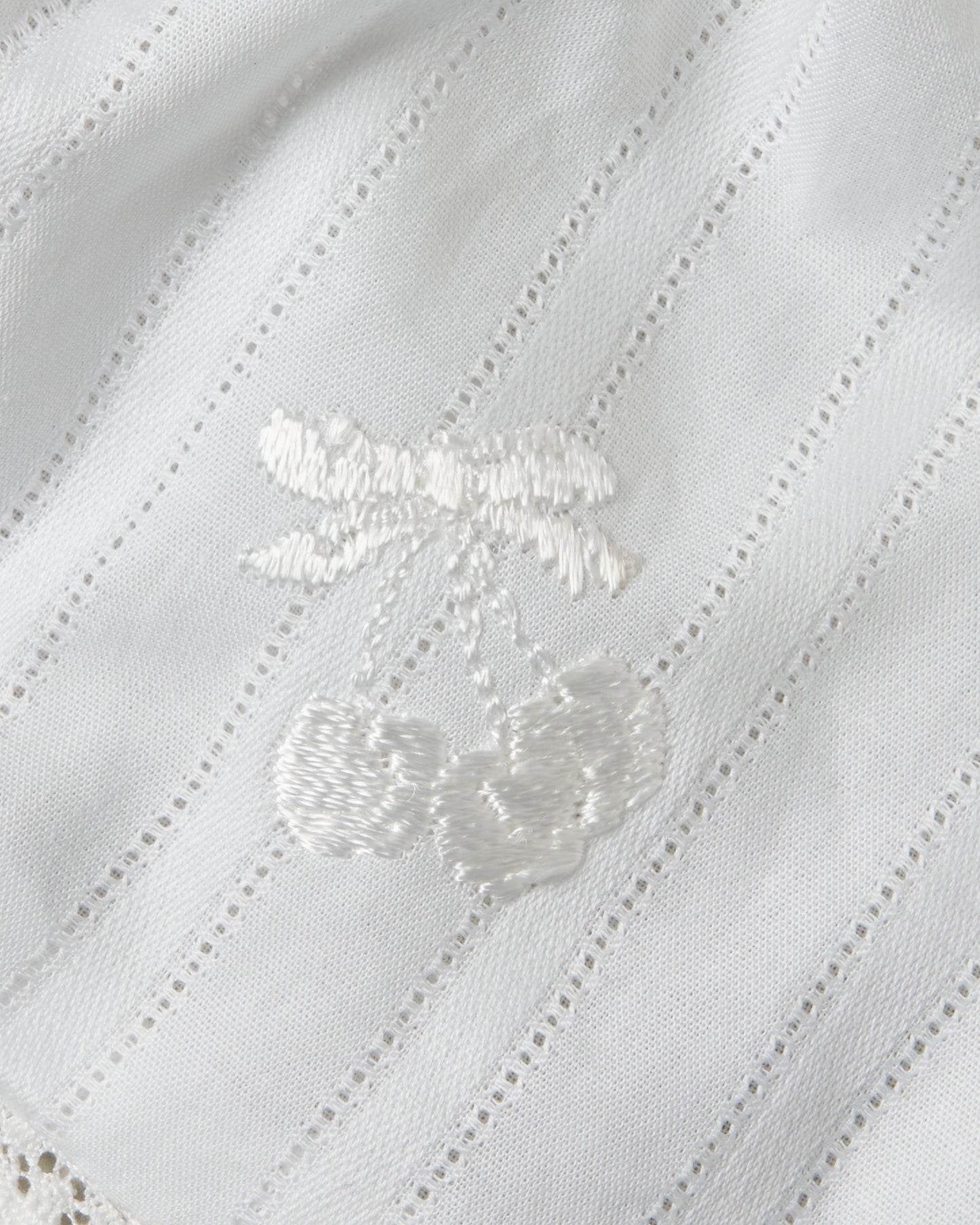 cherry embroidery chou chou White × White【Delivery in September 2026】