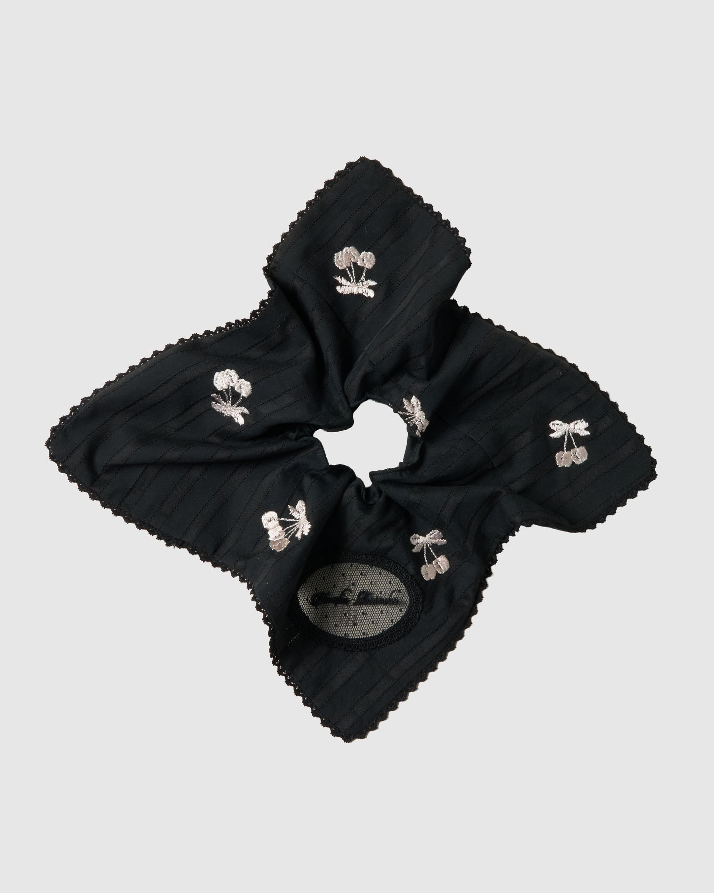 cherry embroidery chou chou Black × Off White【Delivery in September 2026】