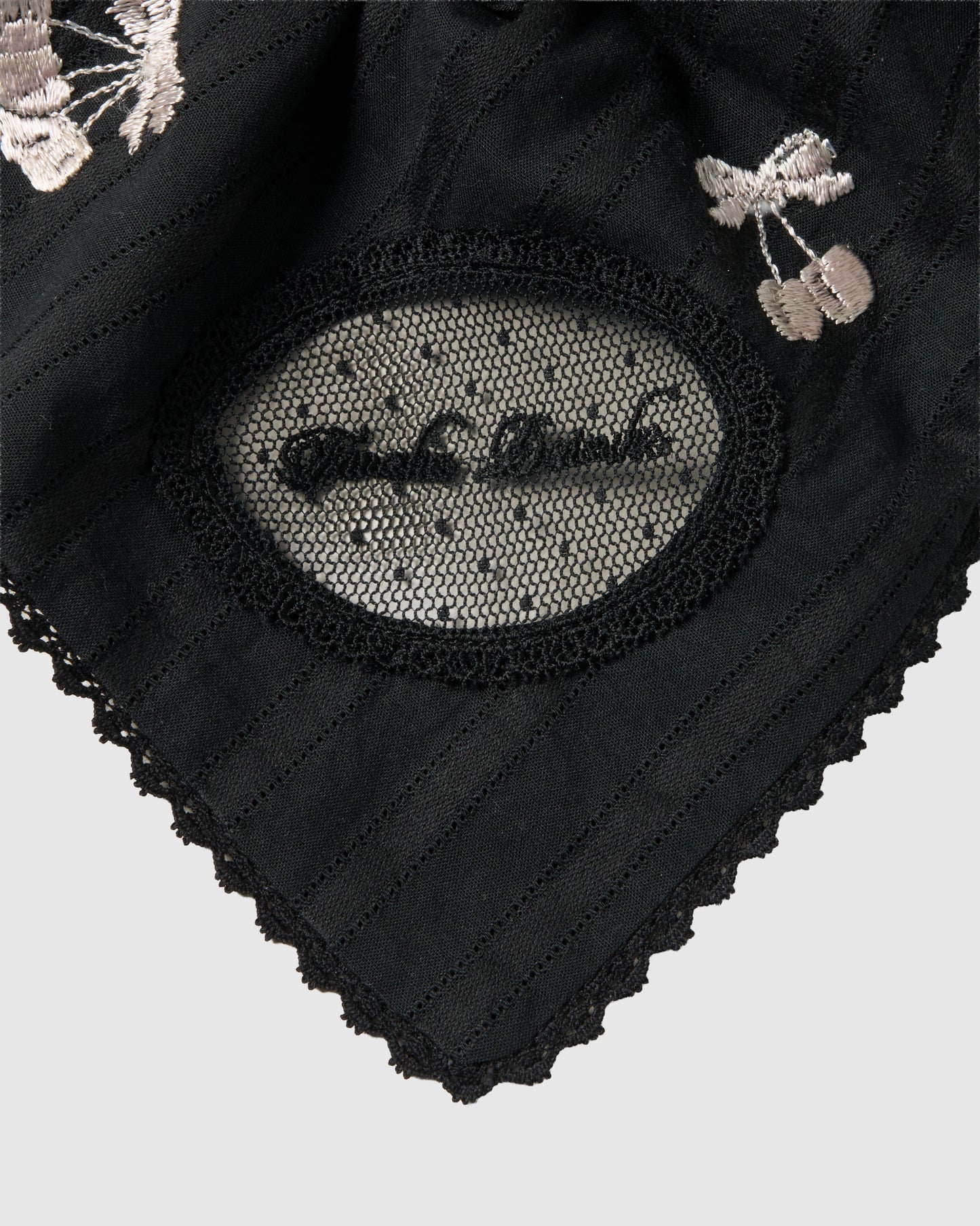 cherry embroidery chou chou Black × Off White【Delivery in September 2026】