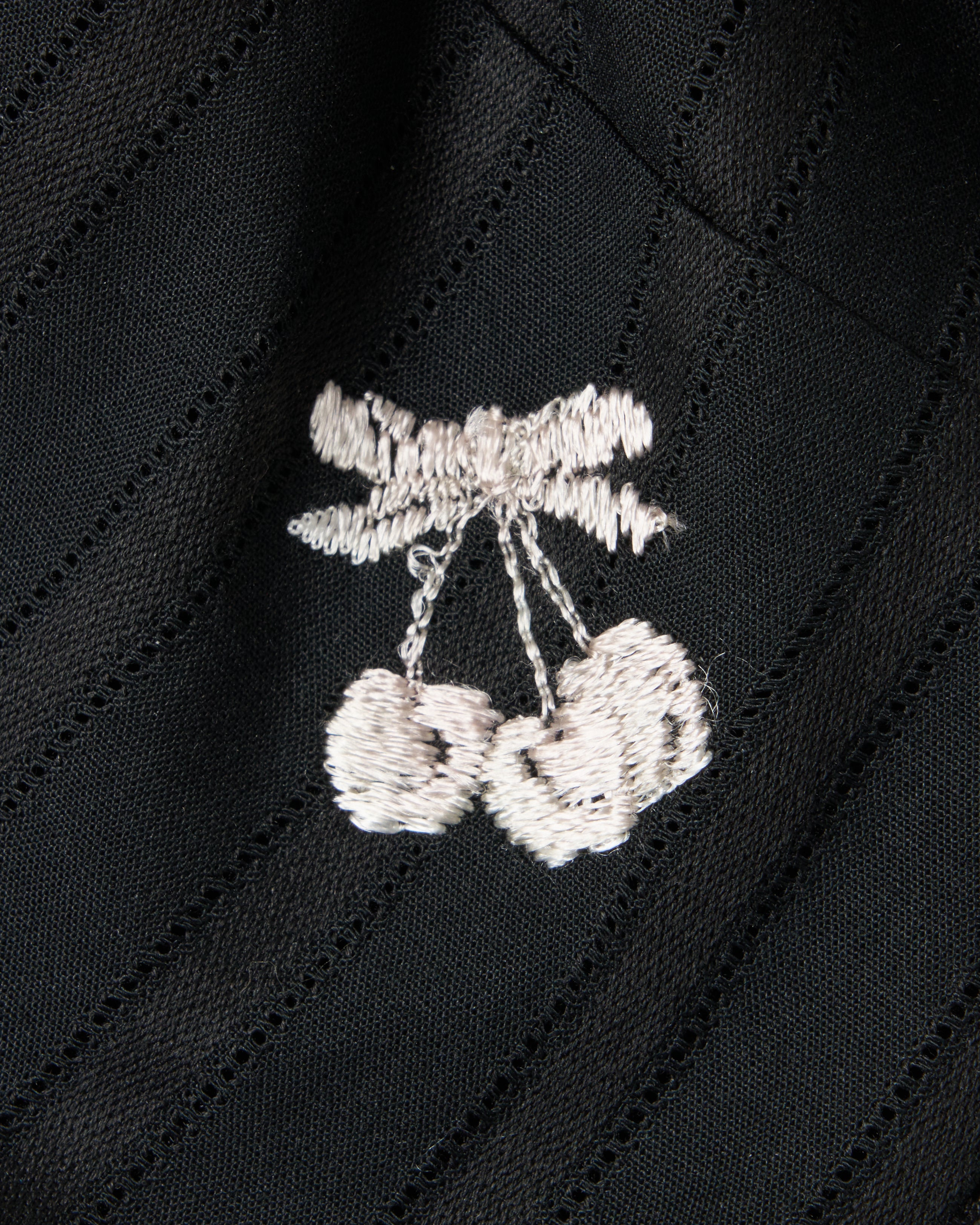tanakadaisuke(タナカダイスケ)|cherry embroidery chou chou Black