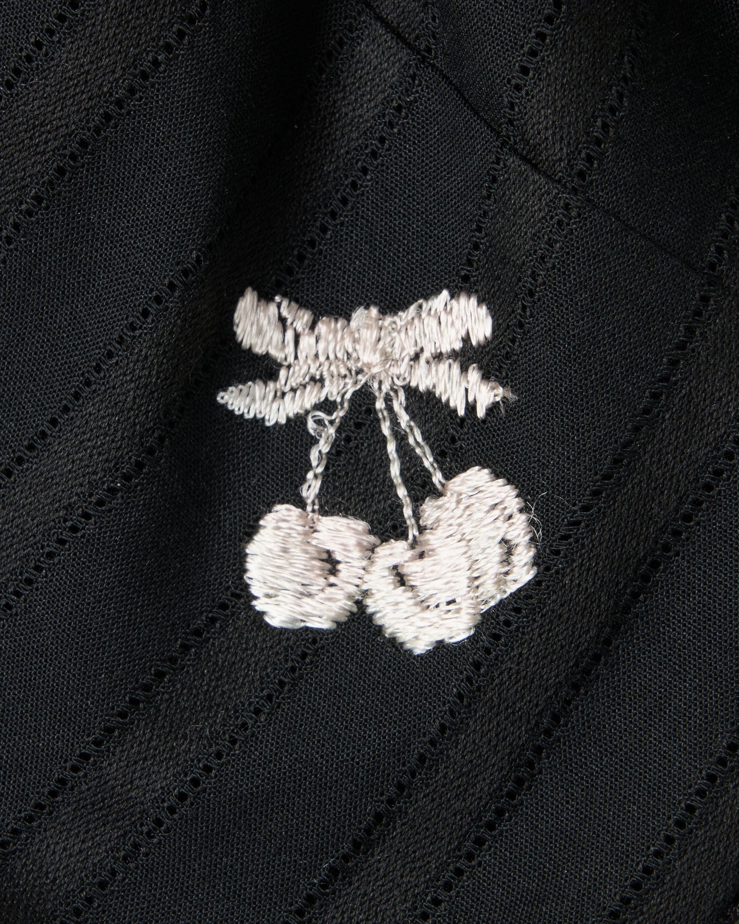 cherry embroidery chou chou Black × Off White【Delivery in September 2026】