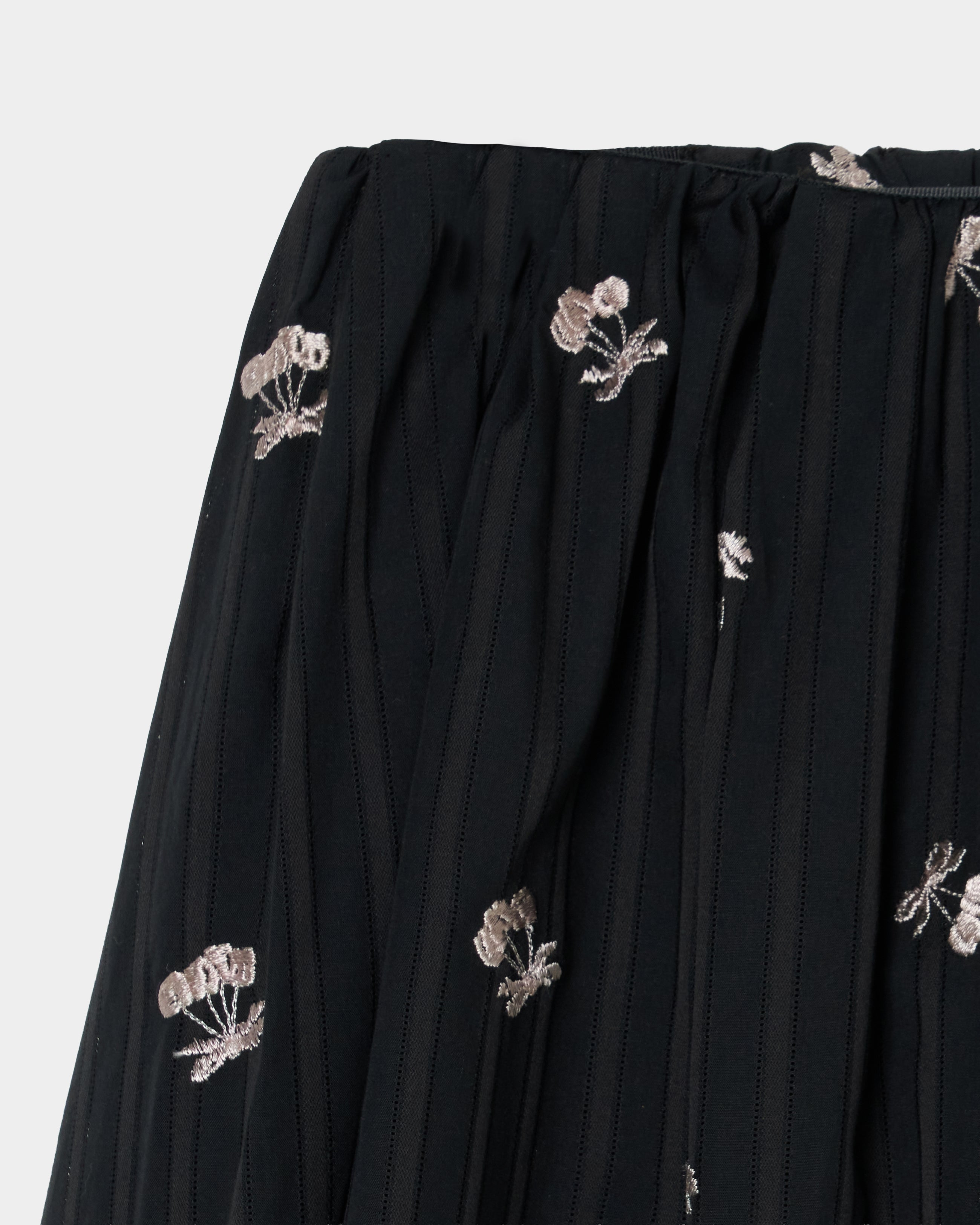 tanakadaisuke(タナカダイスケ)|cherry embroidery long skirt Black