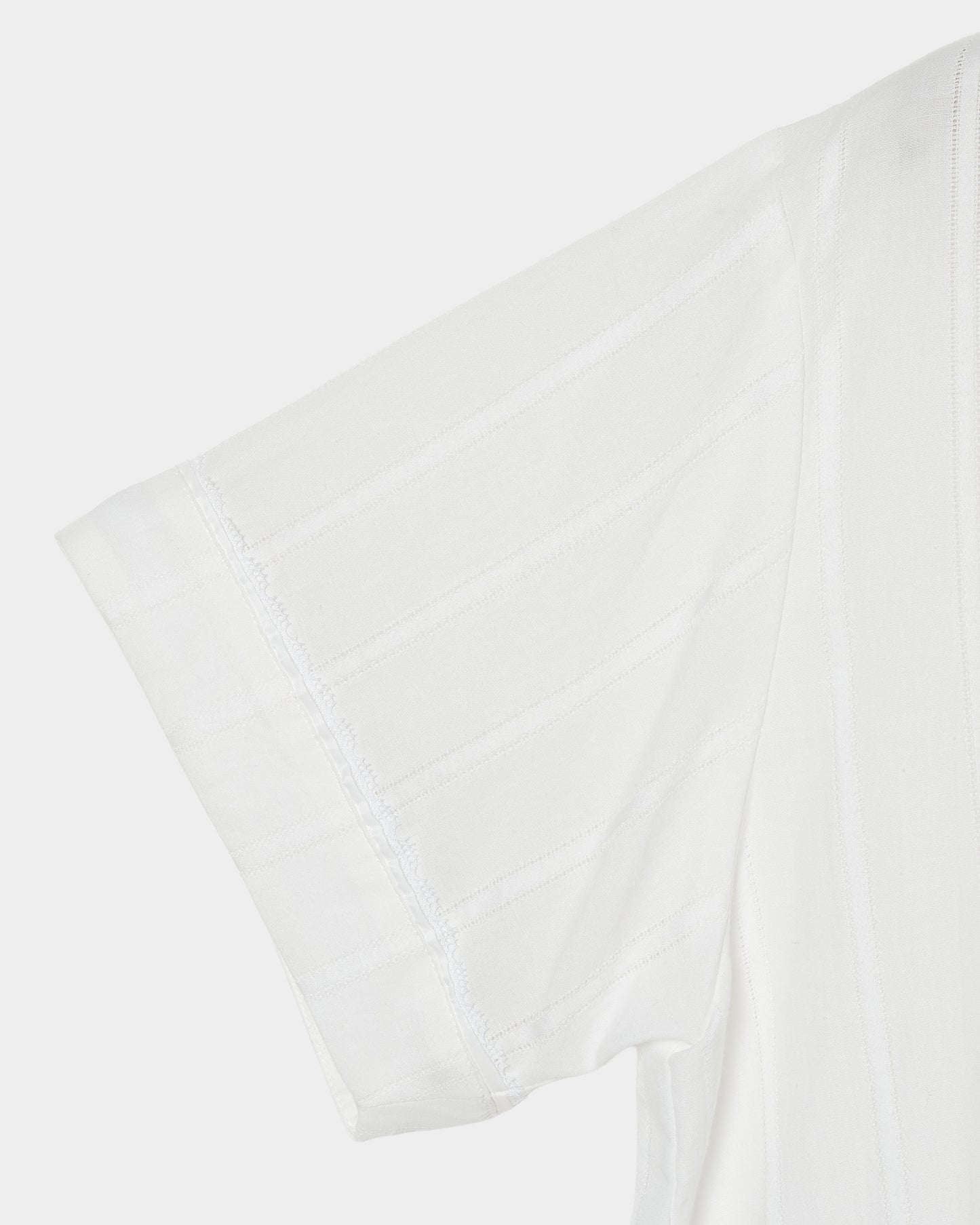 Lace bijou open collar shirt White【Delivery in March 2027】