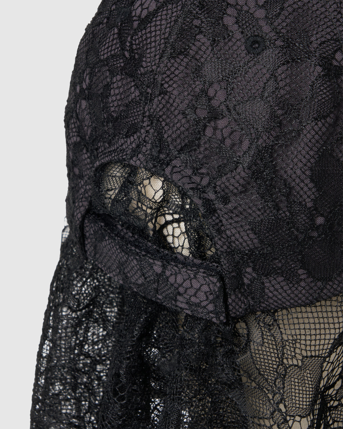 bijou logo lace veil Cap Black【Delivery in March 2027】
