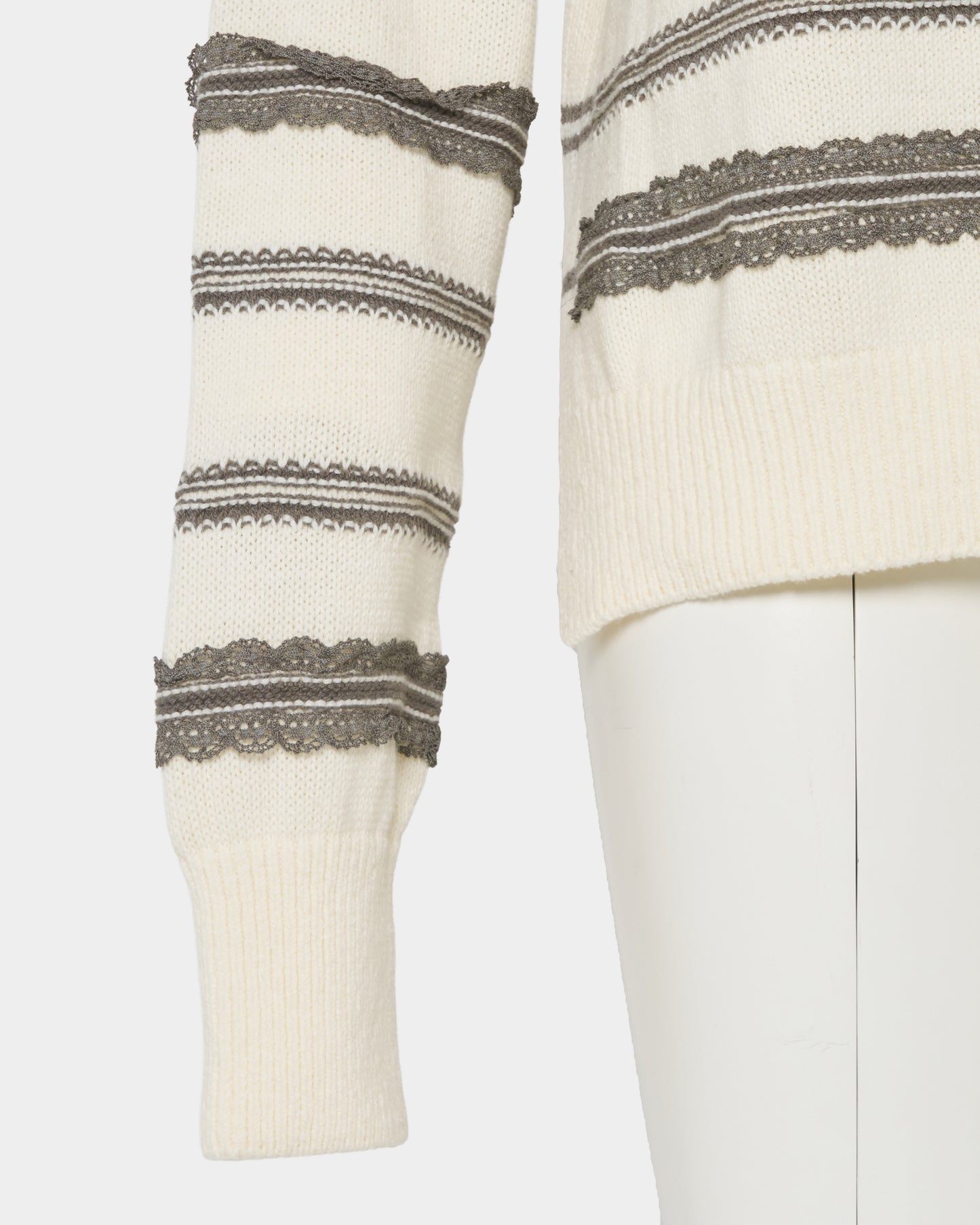 Lace border knit pulover Off white【Delivery in January 2027】