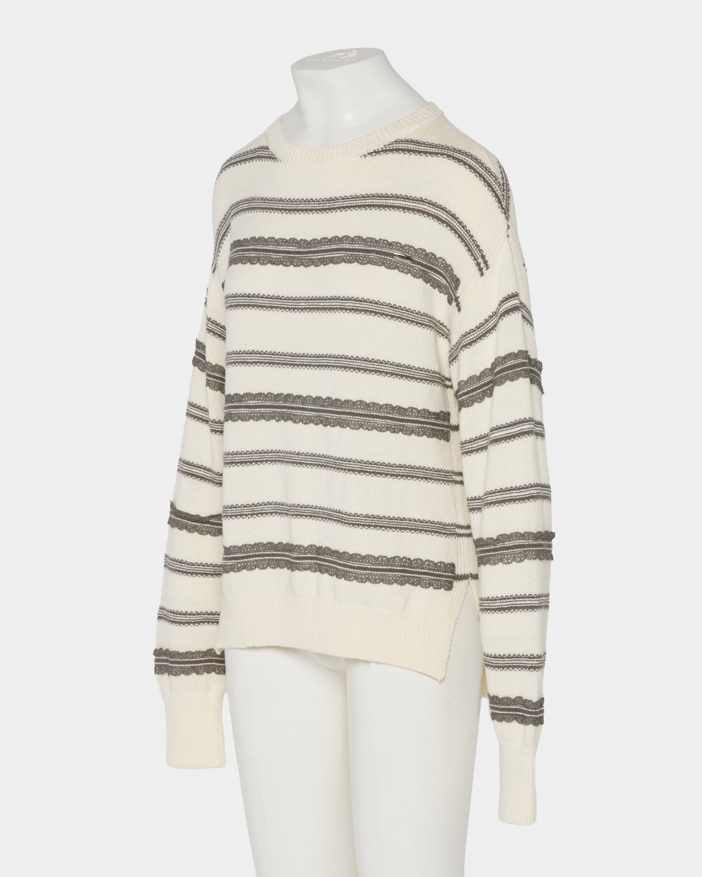 Lace border knit pulover Off white【Delivery in January 2027】